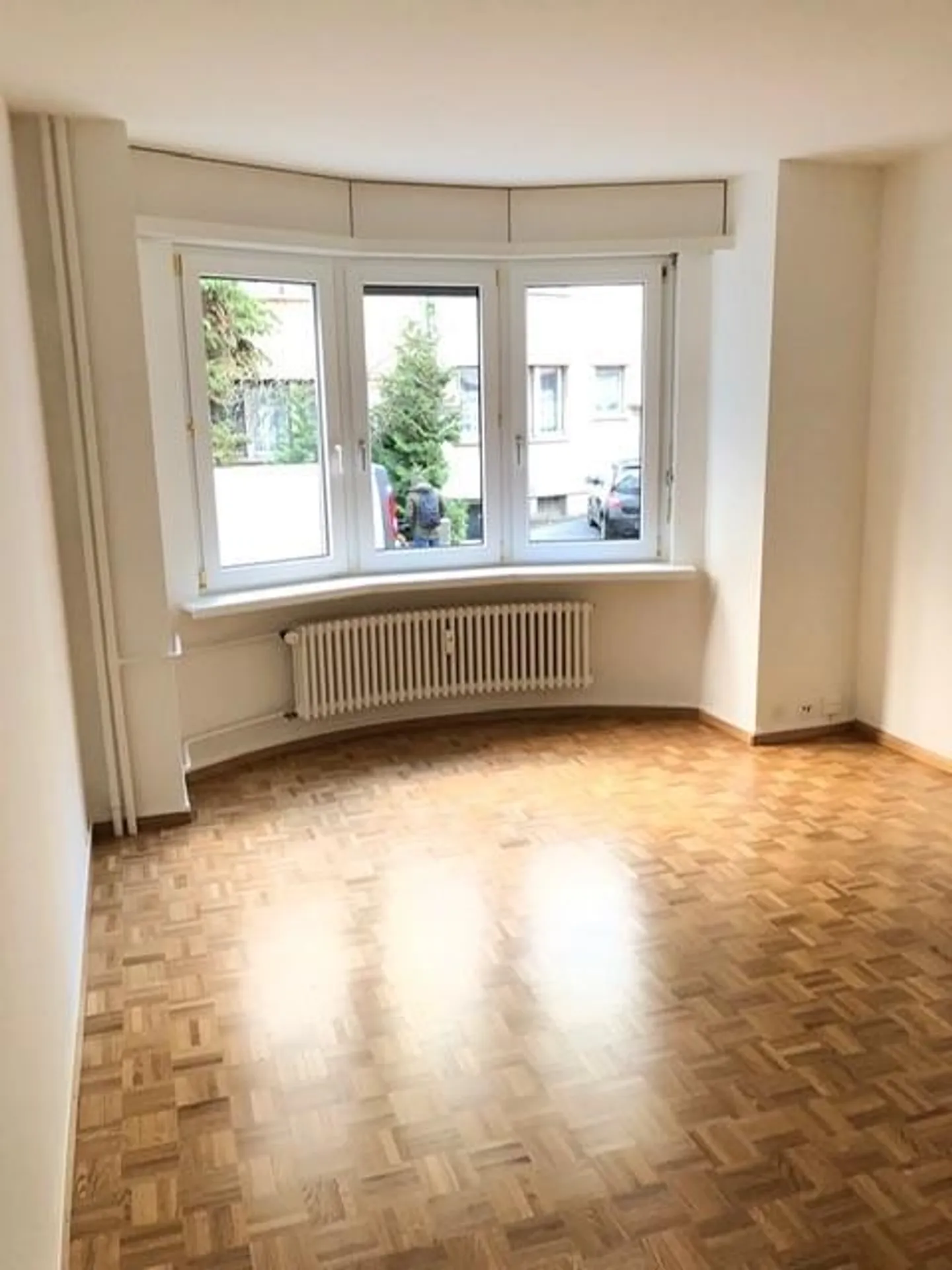 ***Appartement 2 pièces de 57m2** dans une rue latérale calme - Photo 6 sur 6