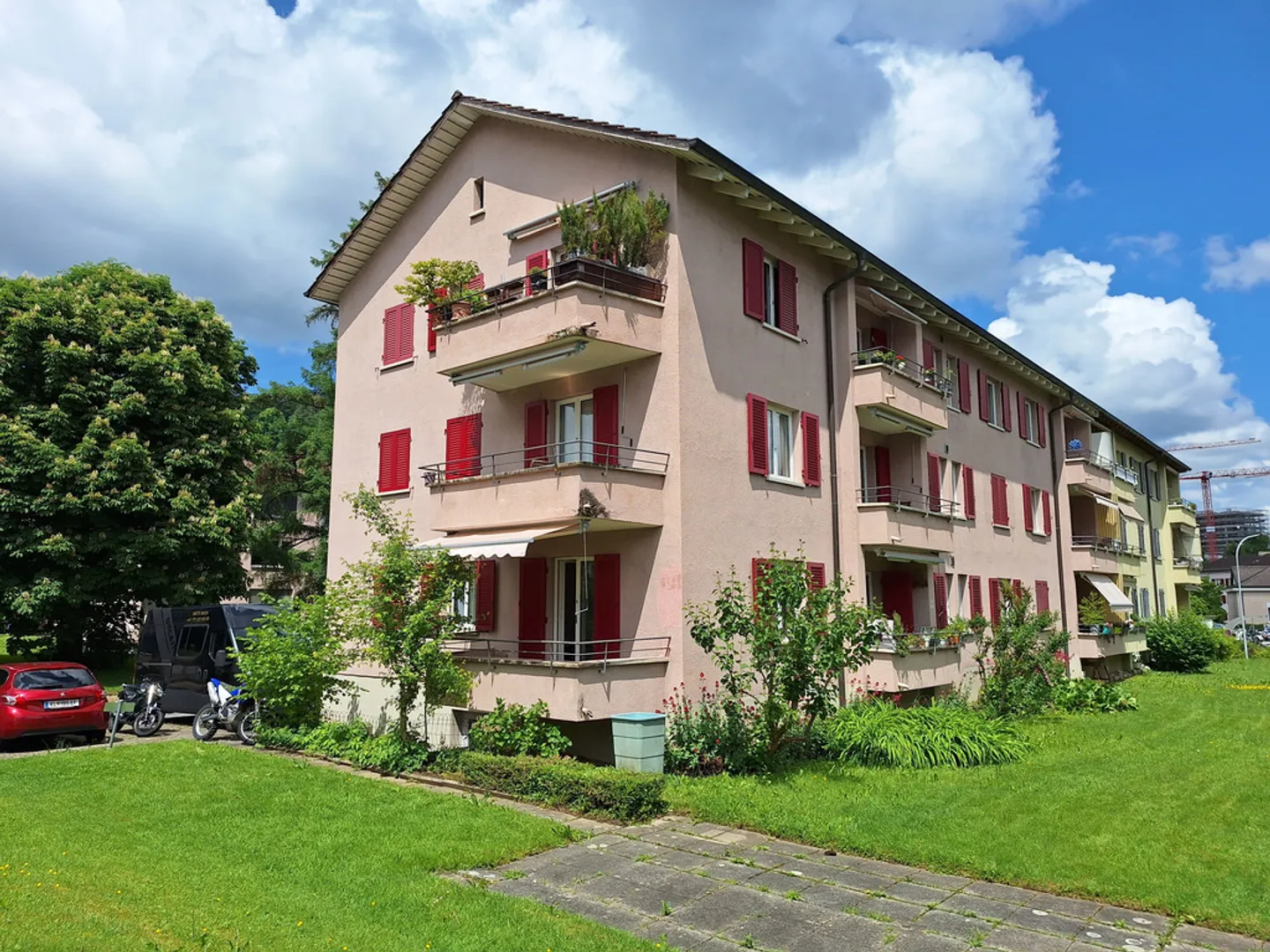 Charming 4-room apartment on the raised ground floor with a view of the Pilatus - Photo 1 of 9