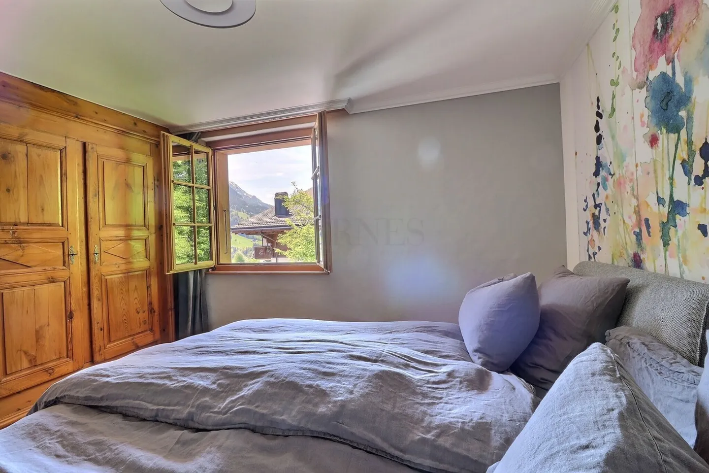 Charming modern apartment with mountain view - Photo 6 of 8