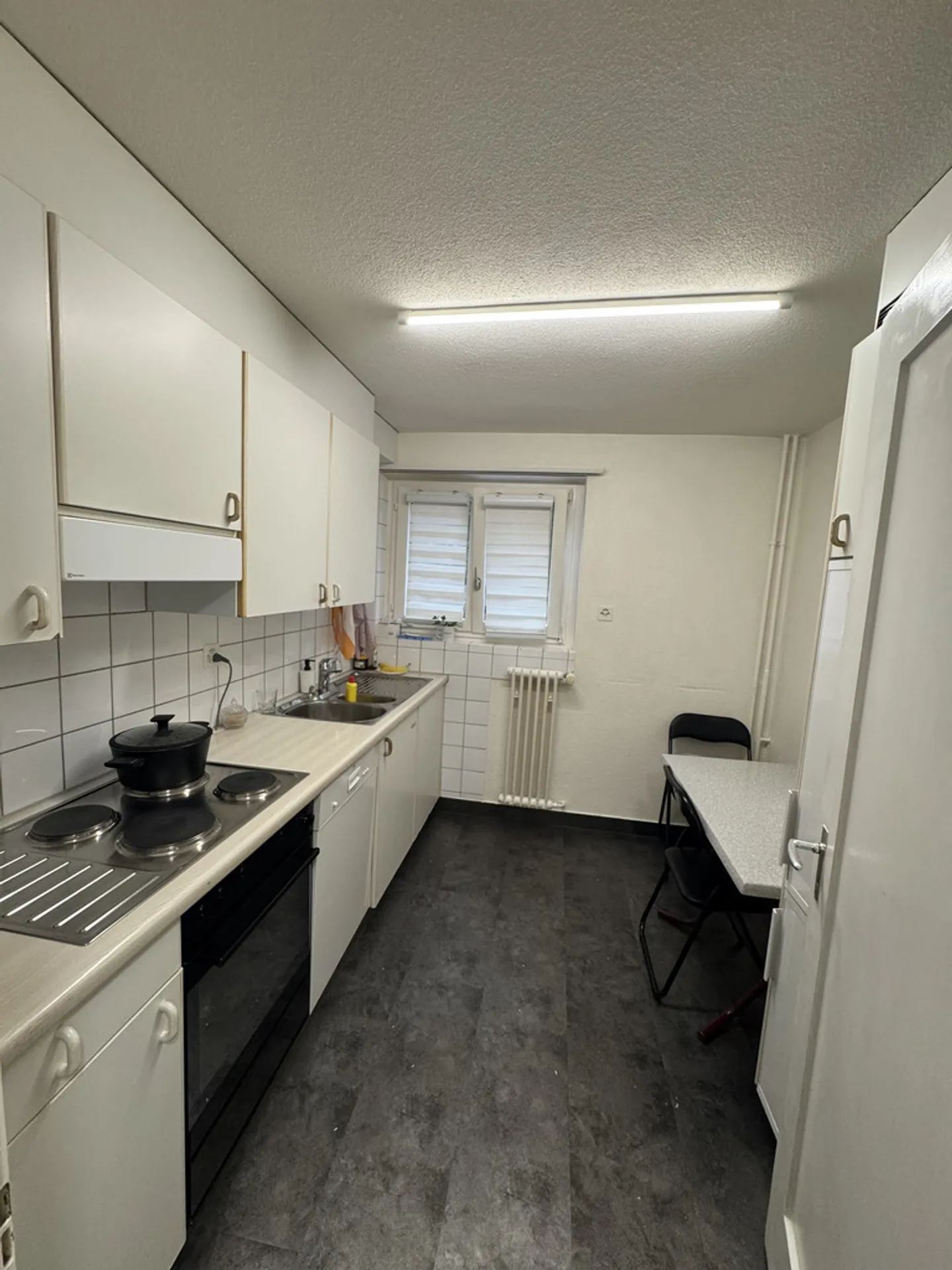 Charming 4-room apartment on the raised ground floor with a view of the Pilatus - Photo 7 of 9