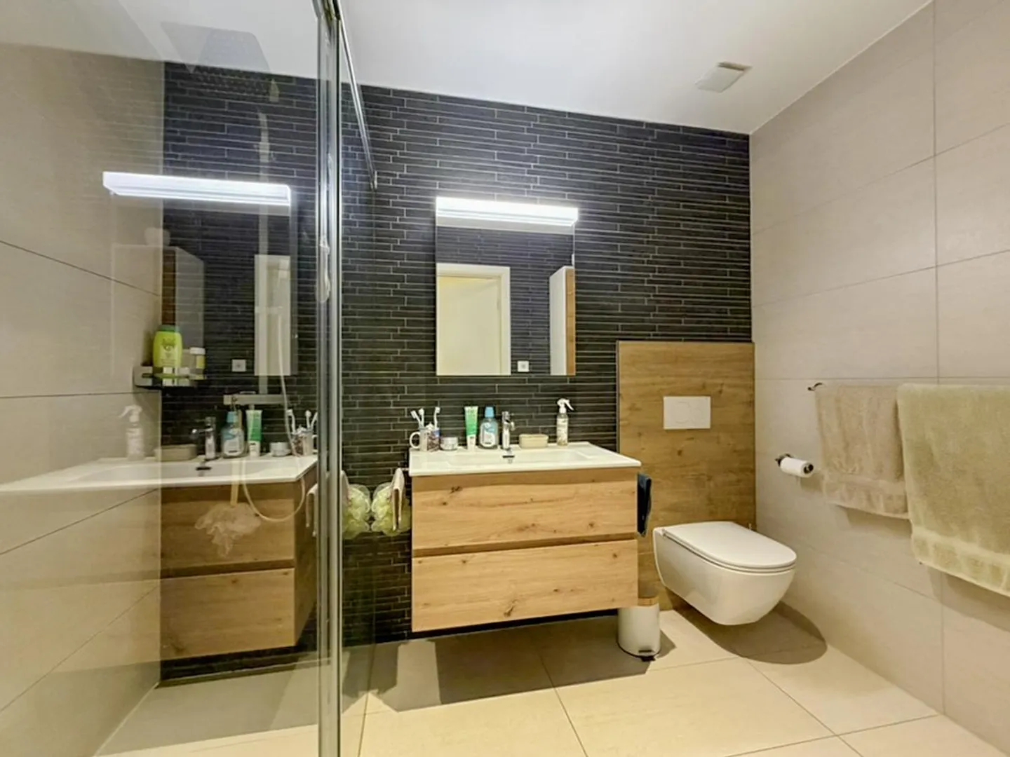 Appartement moderne avec véranda - Photo 13 sur 14