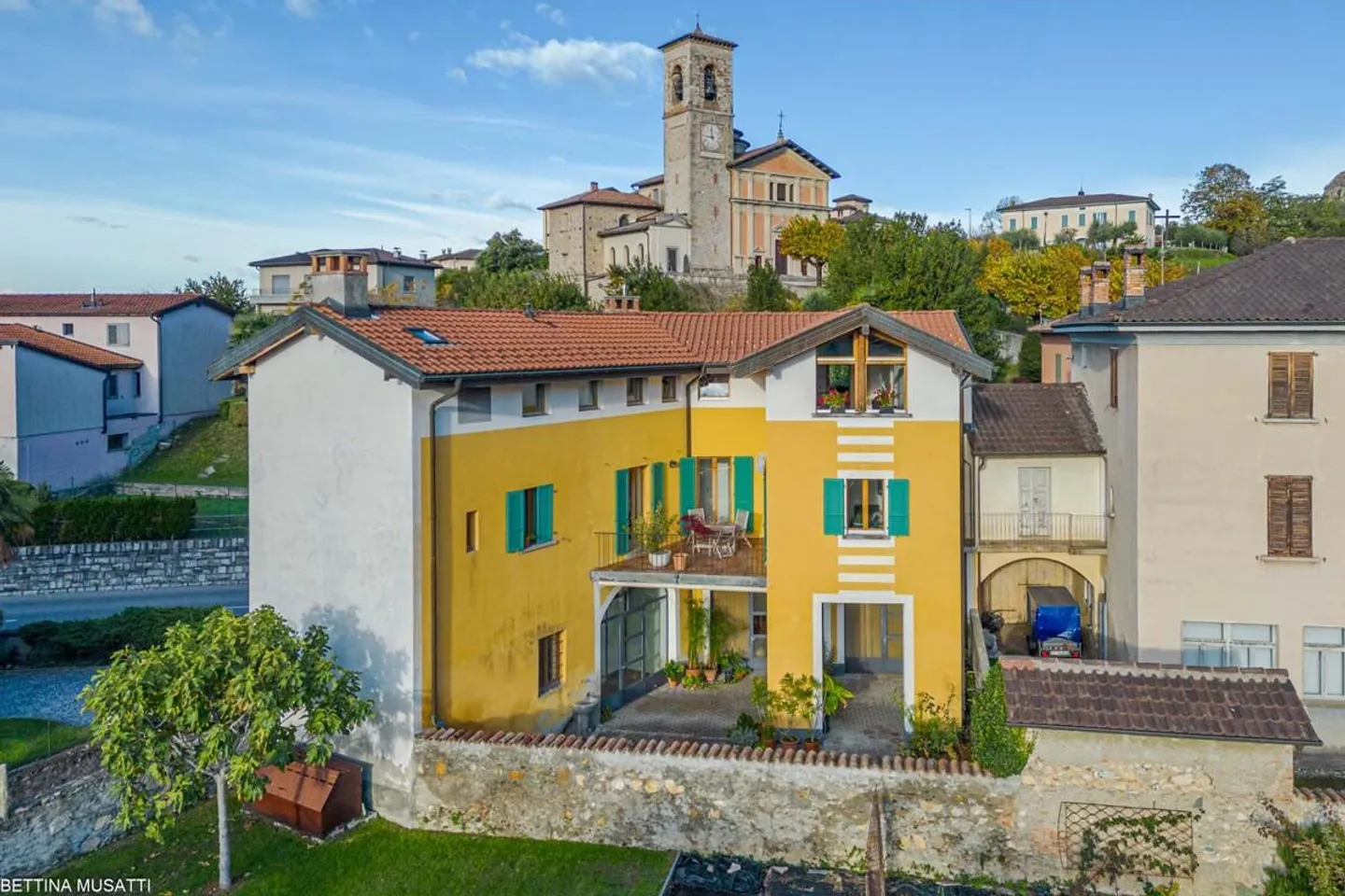 MORBIO INFERIORE – BOUTIQUE BUREAU FACE À LA ROUTE - Photo 4 sur 7