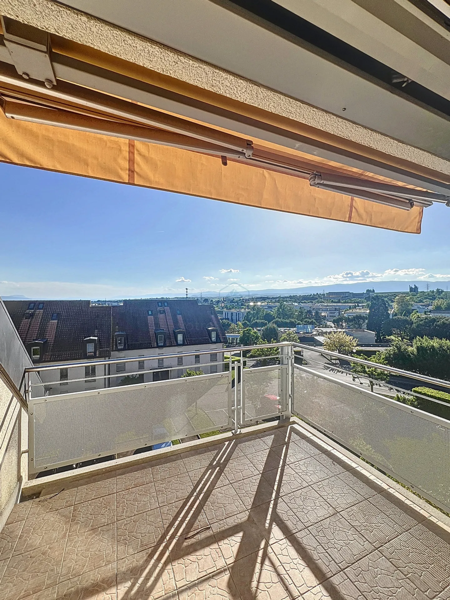 Apartment for sale - Photo 1 of 11