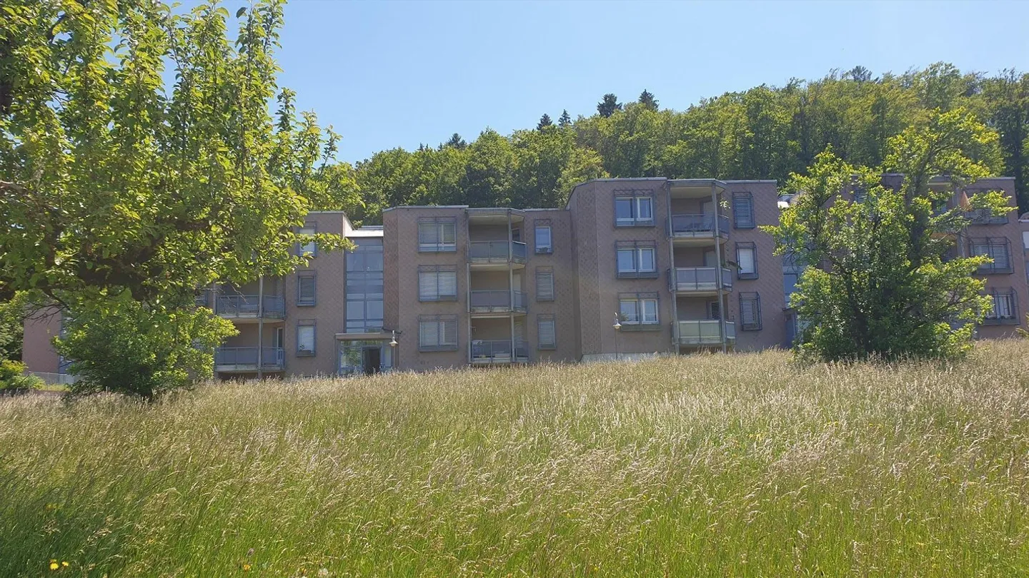 Appartamento giardino 4,5 locali in posizione tranquilla a Bubendorf - Foto 1 di 11