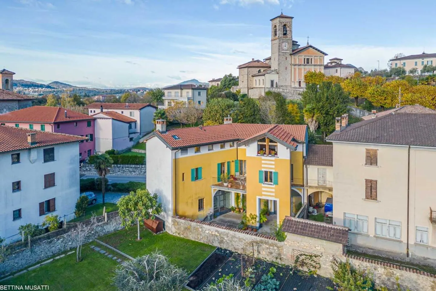 MORBIO INFERIORE – BOUTIQUE BUREAU FACE À LA ROUTE - Photo 5 sur 7