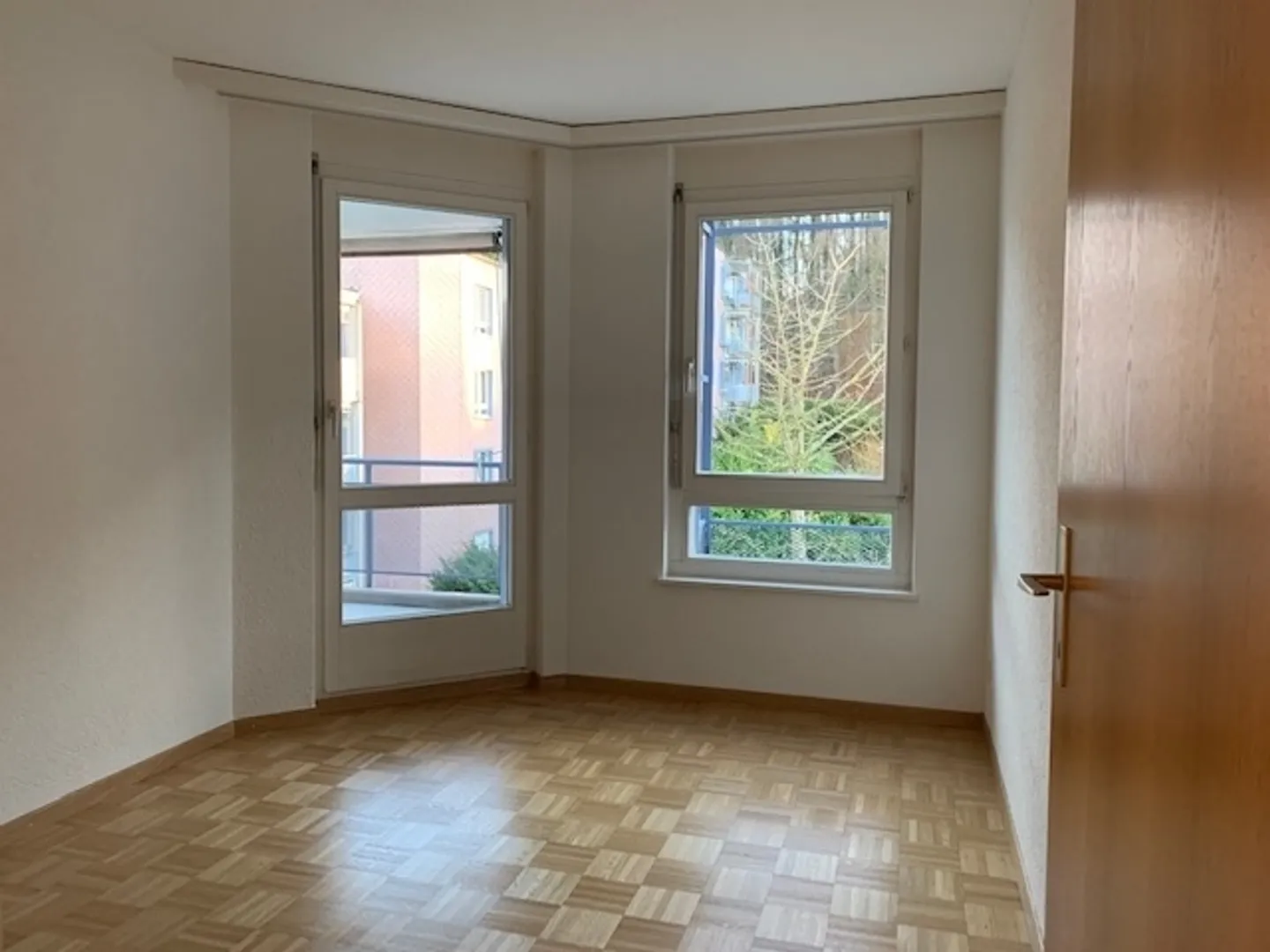 Appartamento giardino 4,5 locali in posizione tranquilla a Bubendorf - Foto 7 di 11