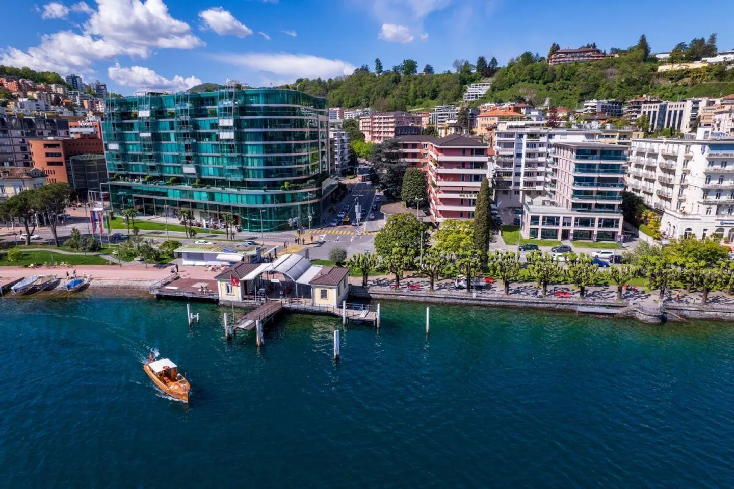 Prestigious office with lake view inside Palazzo Mantegazza - Photo 1 of 15