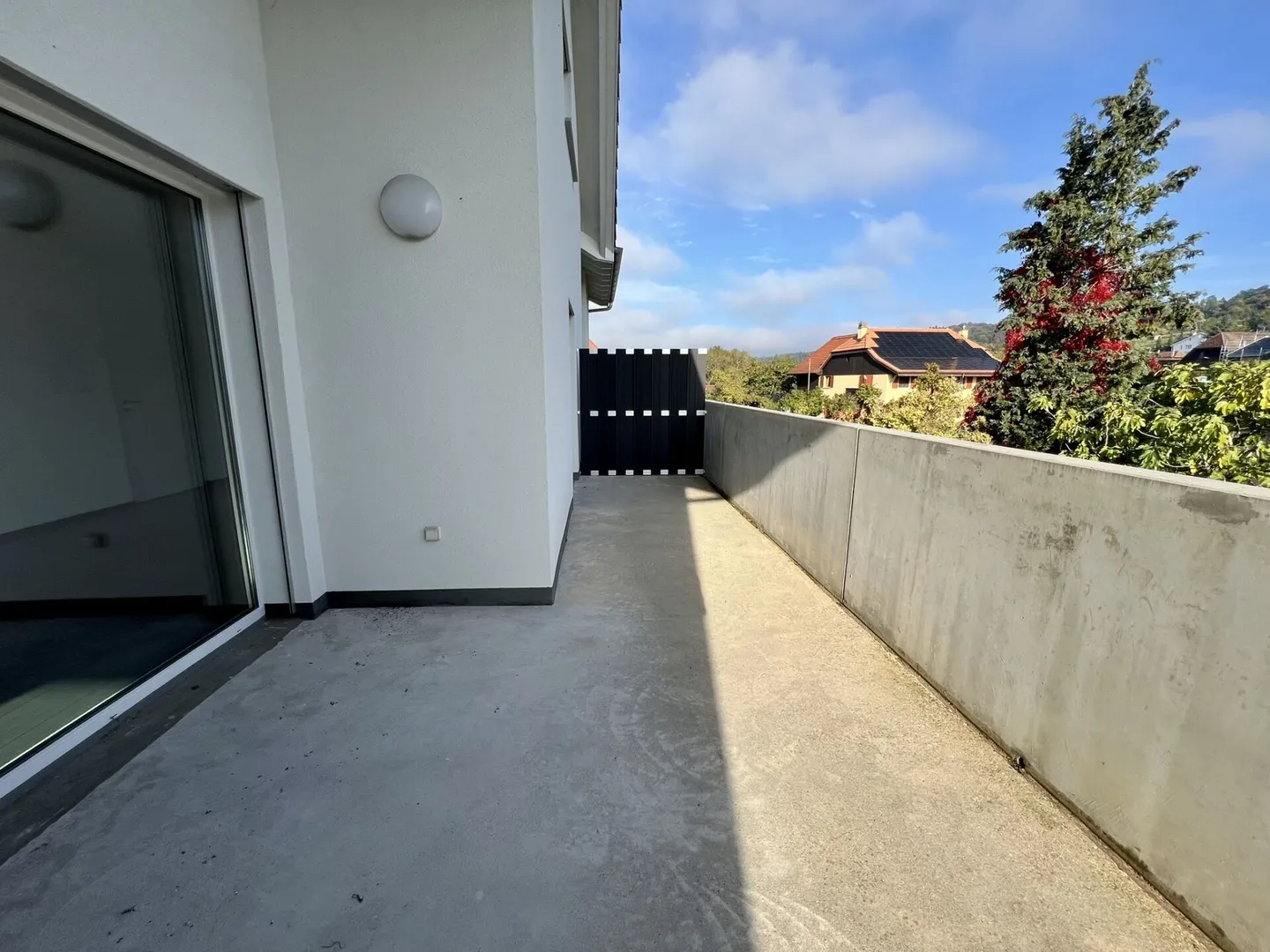 4.5-room apartment with large balcony in Chabrey - Photo 5 of 10