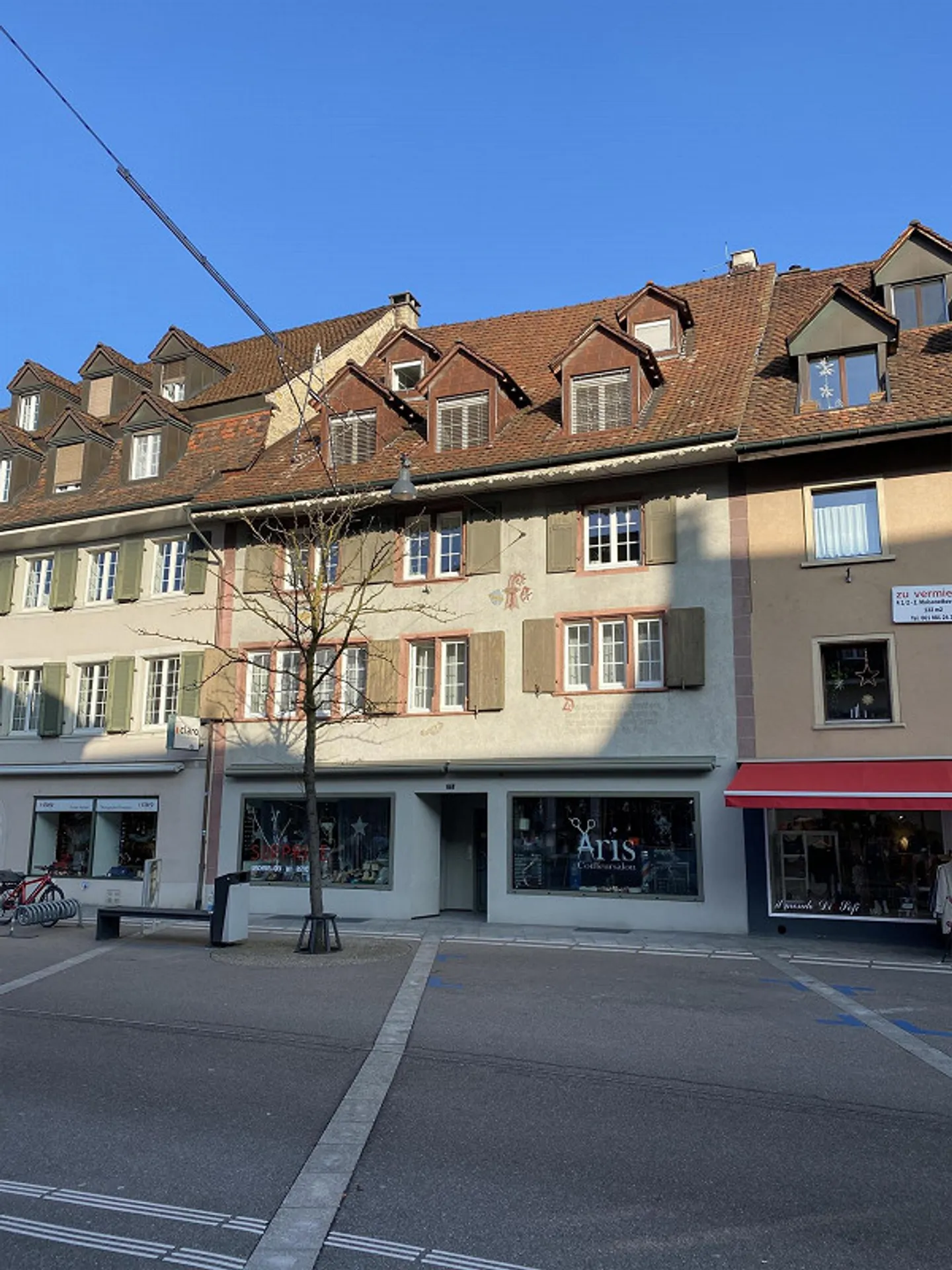 Camera mansardata nel centro di Sissach - Foto 1 di 3