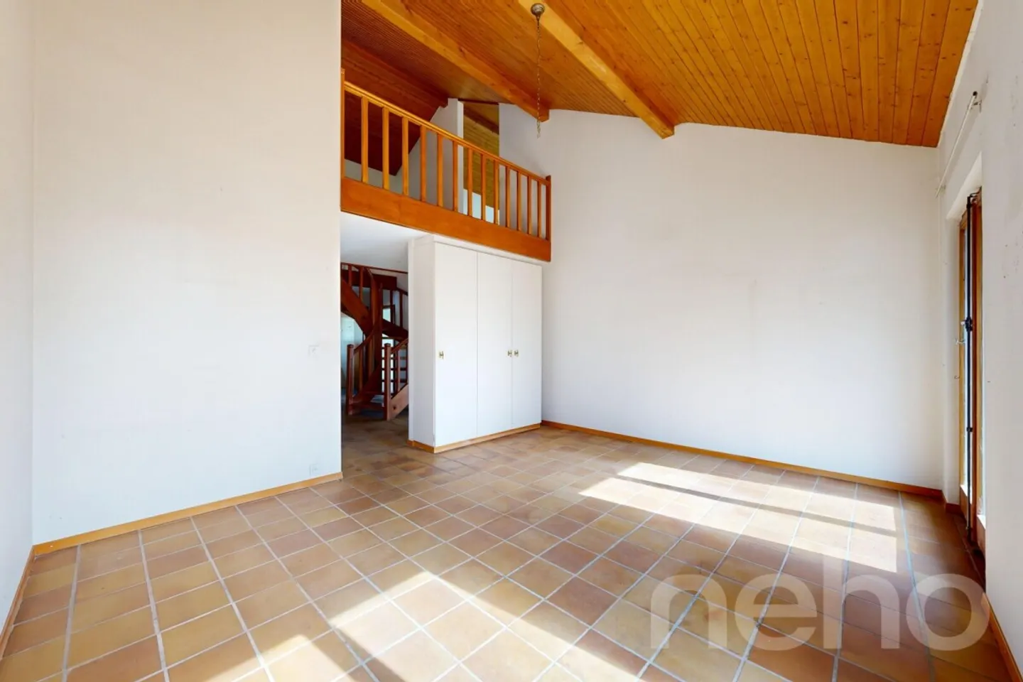 Architect-designed villa with potential on 1,298 m² - Photo 2 of 12