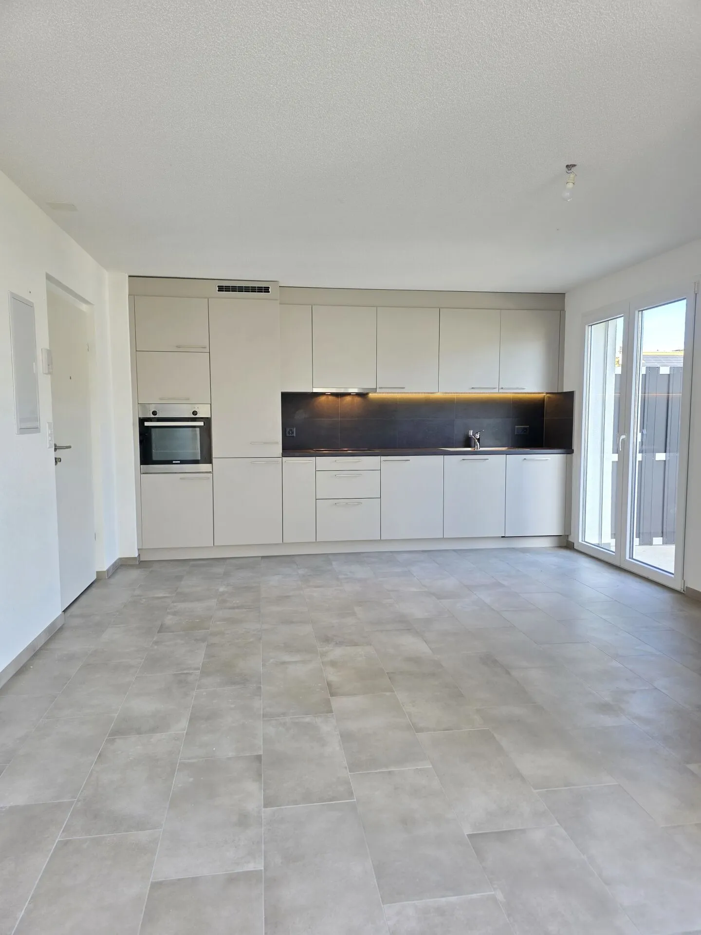 4.5-room apartment with large balcony in Chabrey - Photo 6 of 10