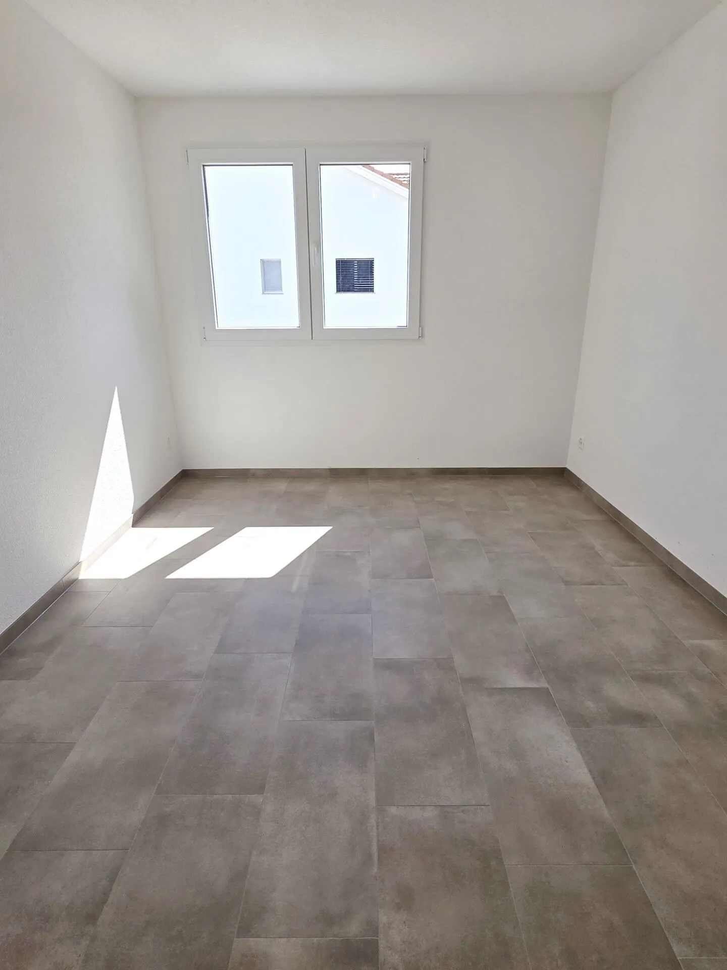 4.5-room apartment with large balcony in Chabrey - Photo 8 of 10