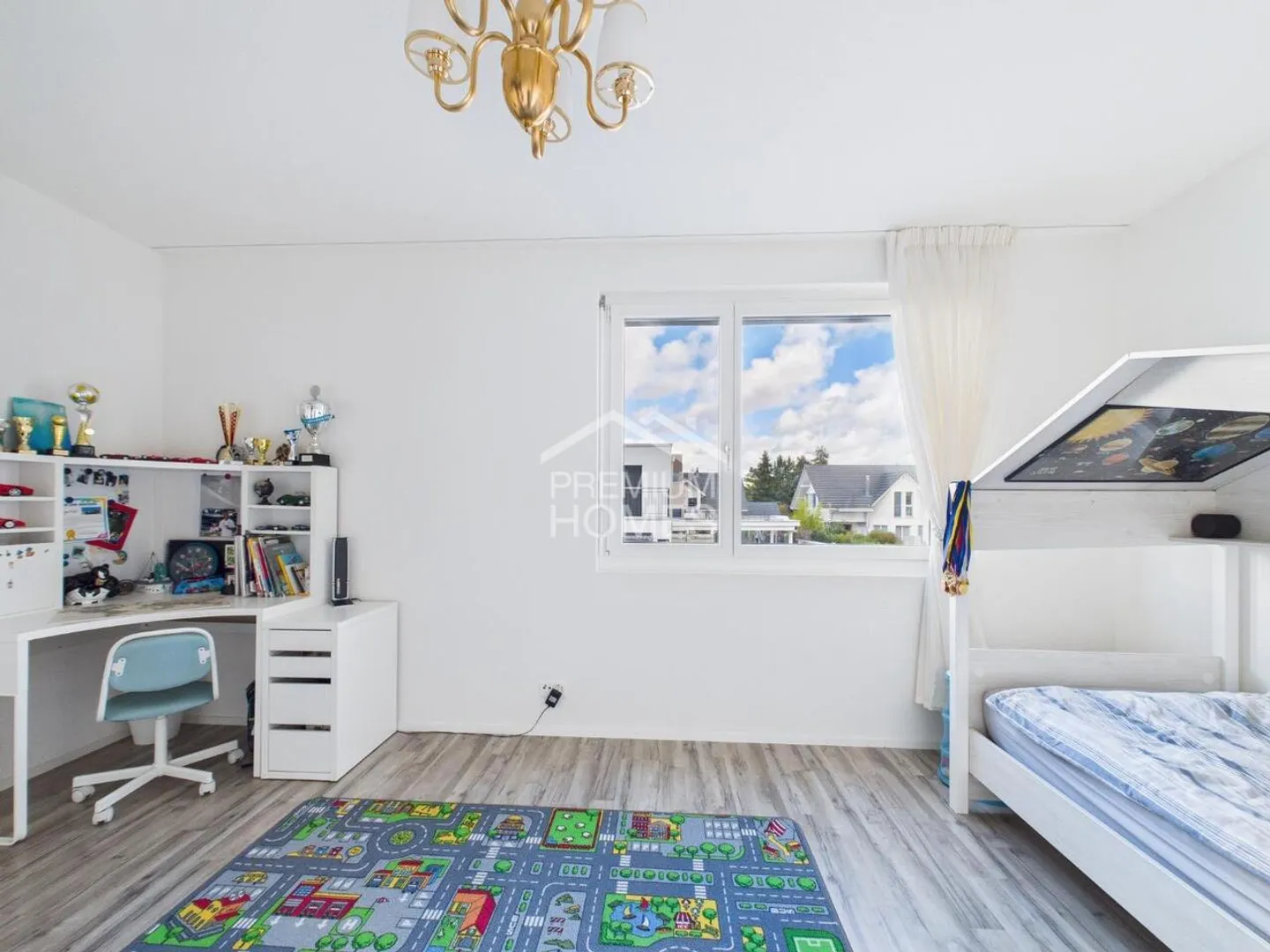 Space for Family, Peace, and Joy of Life - Photo 7 of 11