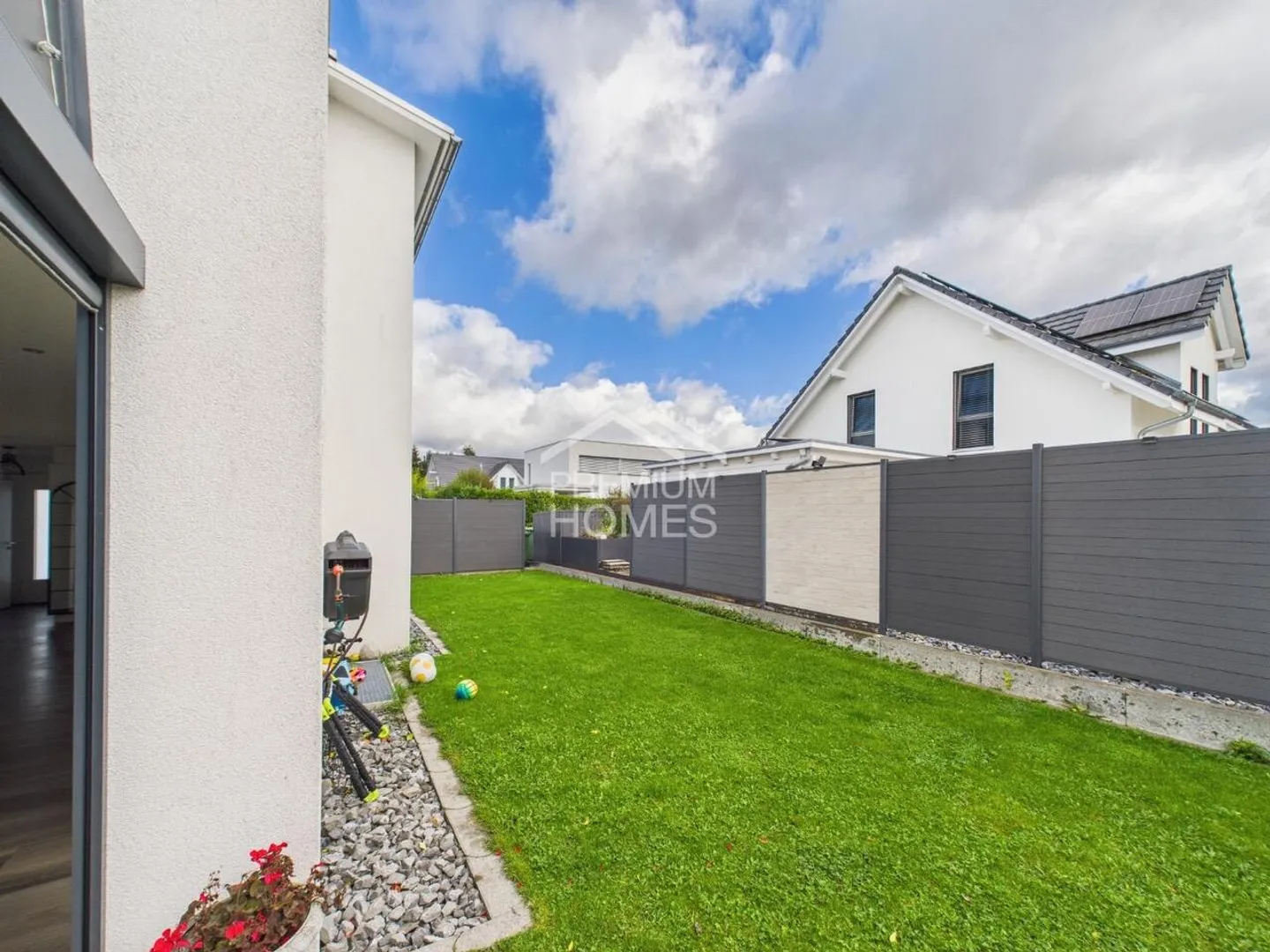 Space for Family, Peace, and Joy of Life - Photo 10 of 11