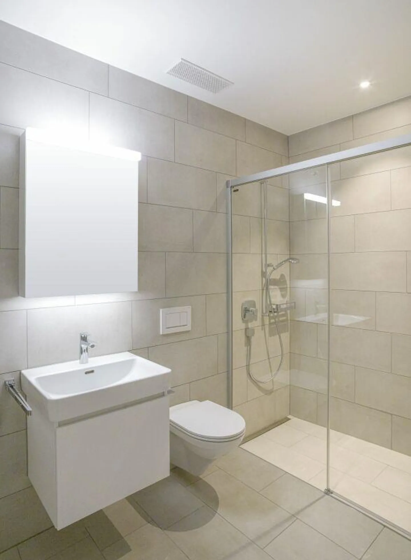 3.5-room attic apartment in Honau - Photo 4 of 4