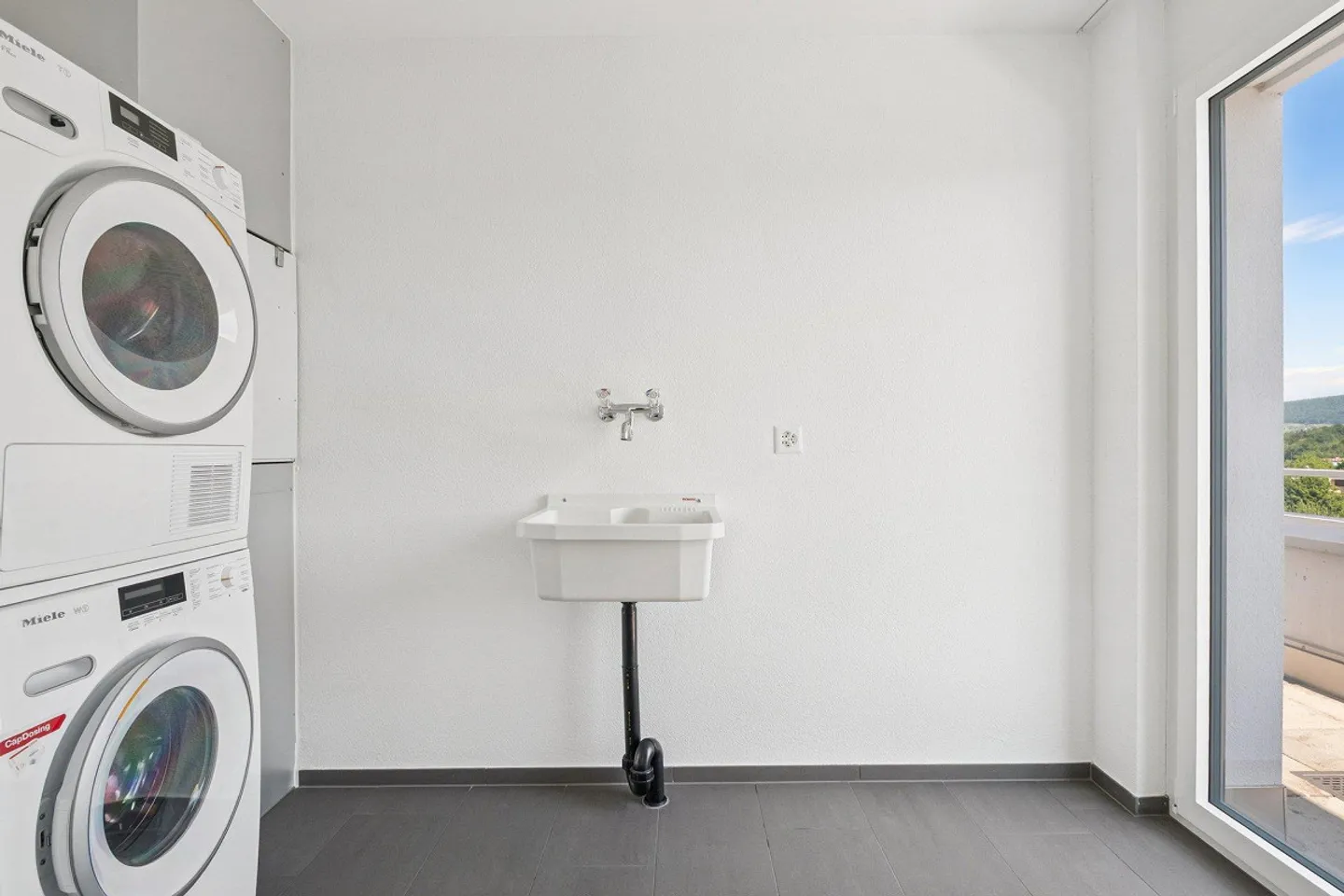 Vivere sopra i tetti - Il tuo attico da sogno a Killwangen! - Foto 9 di 10