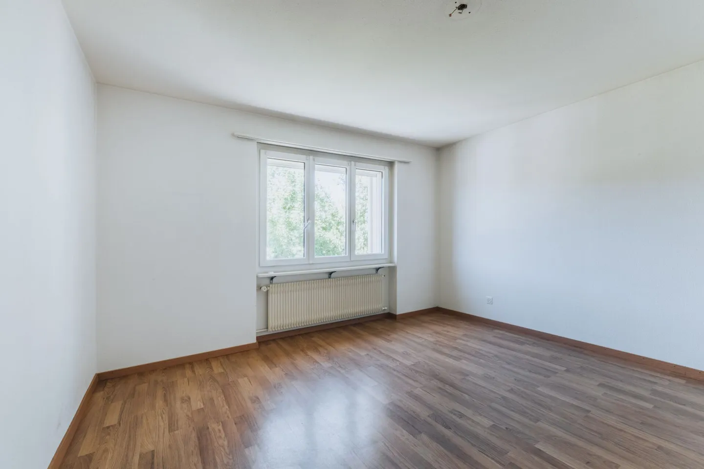 Charming single-family house with garden and lots of potential in Melchnau - Photo 12 of 17
