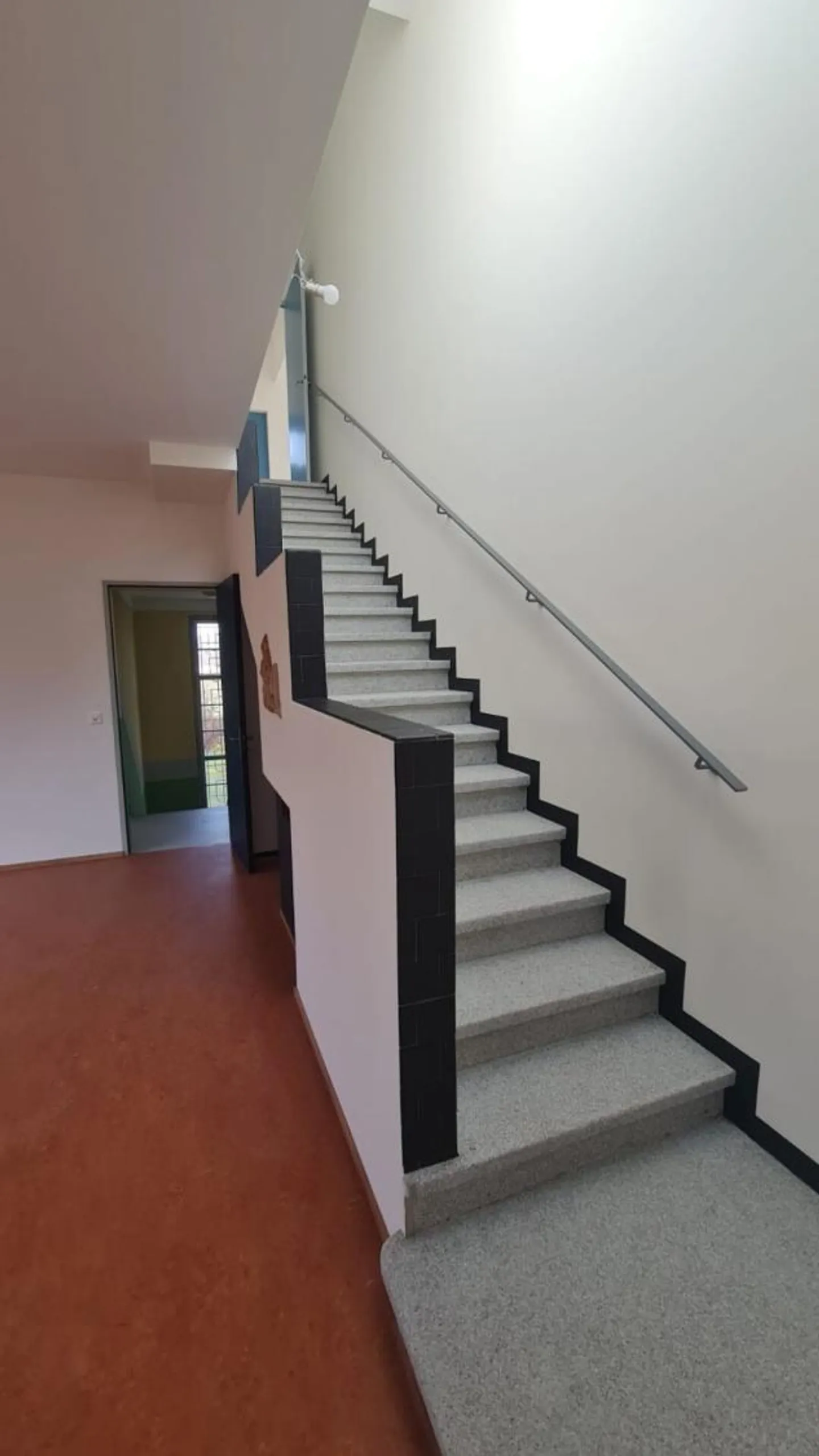 Charmante Attikwohnung in Bercher - Foto 3 von 13