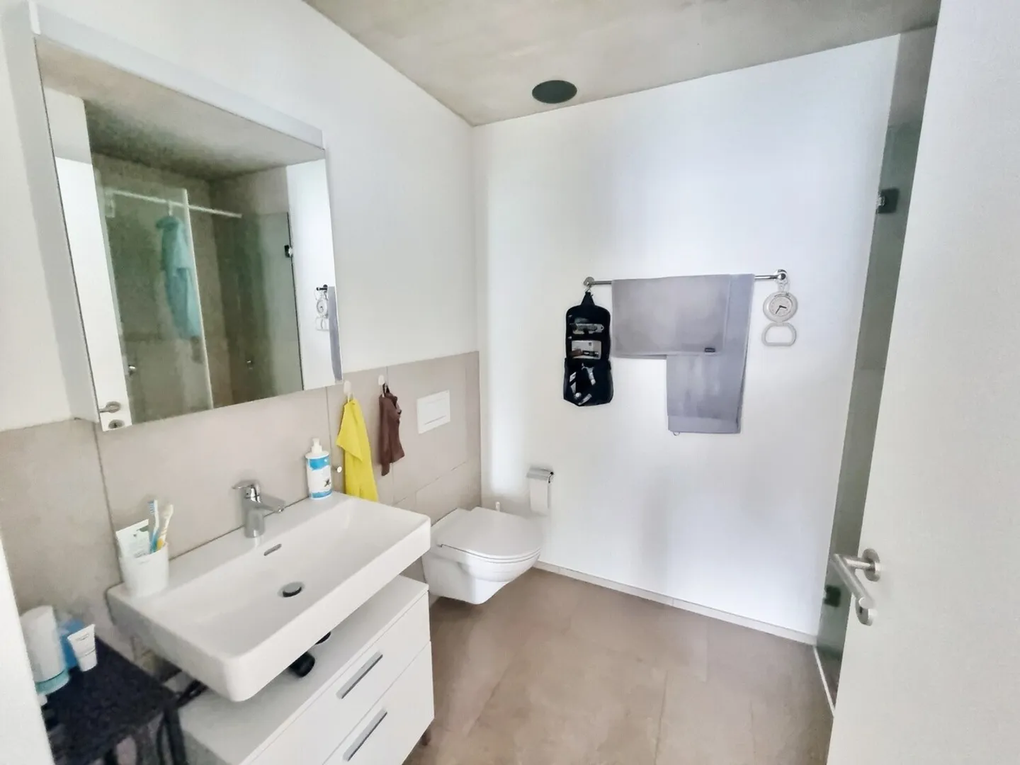 Stylische Neubauwohnung in zentraler Lage - Foto 8 von 10