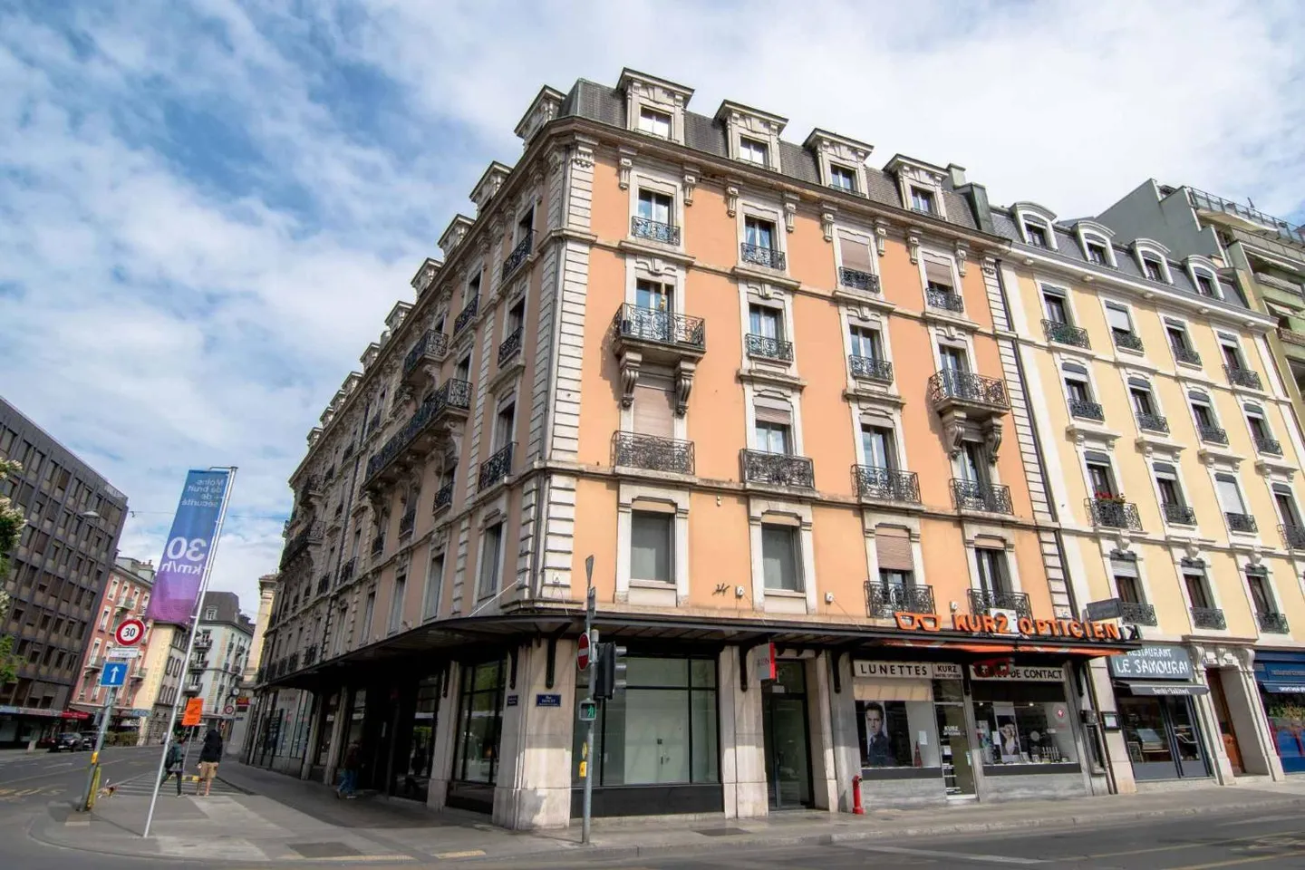 Commercial Space in Plainpalais - Photo 1 of 2