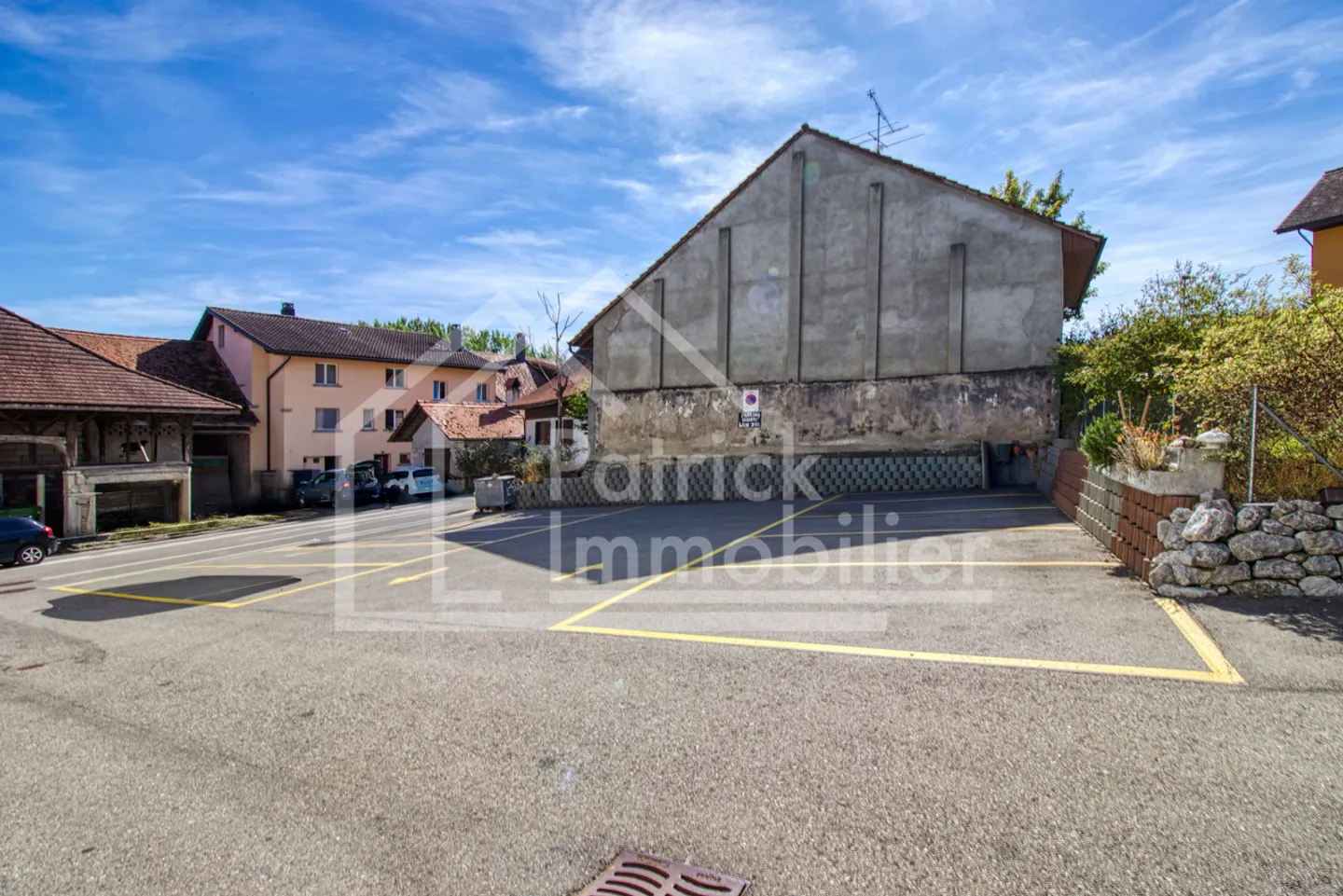 Residential Building - Photo 2 of 13