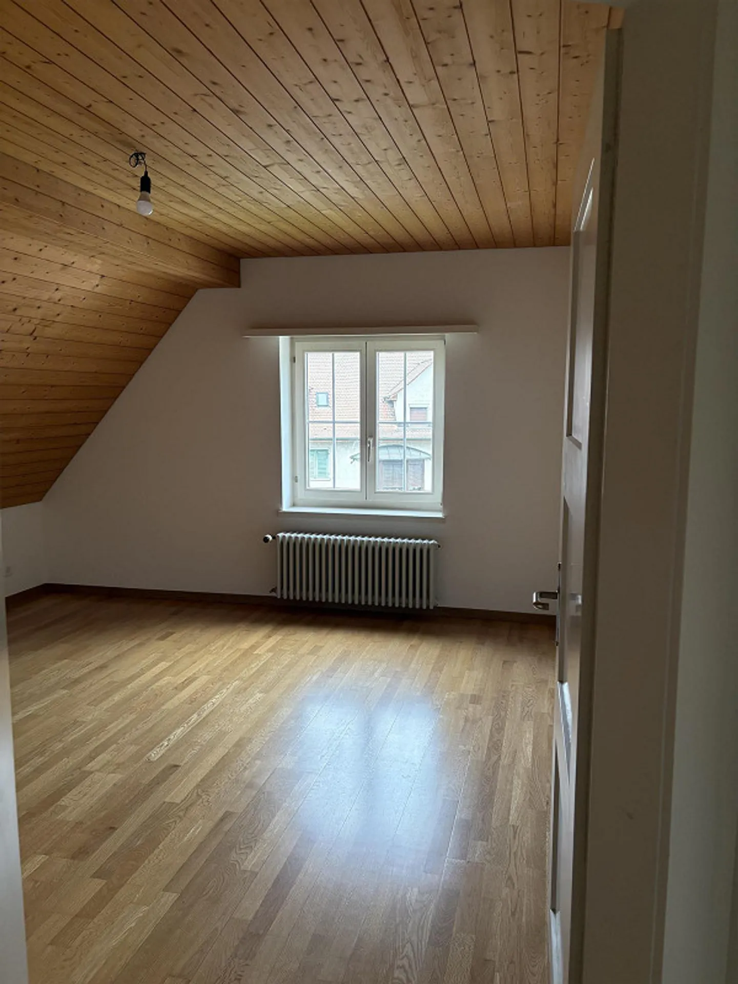 Appartement sous les combles lumineux, charmant et rénové de 5 1/2 pièces - Photo 7 sur 22