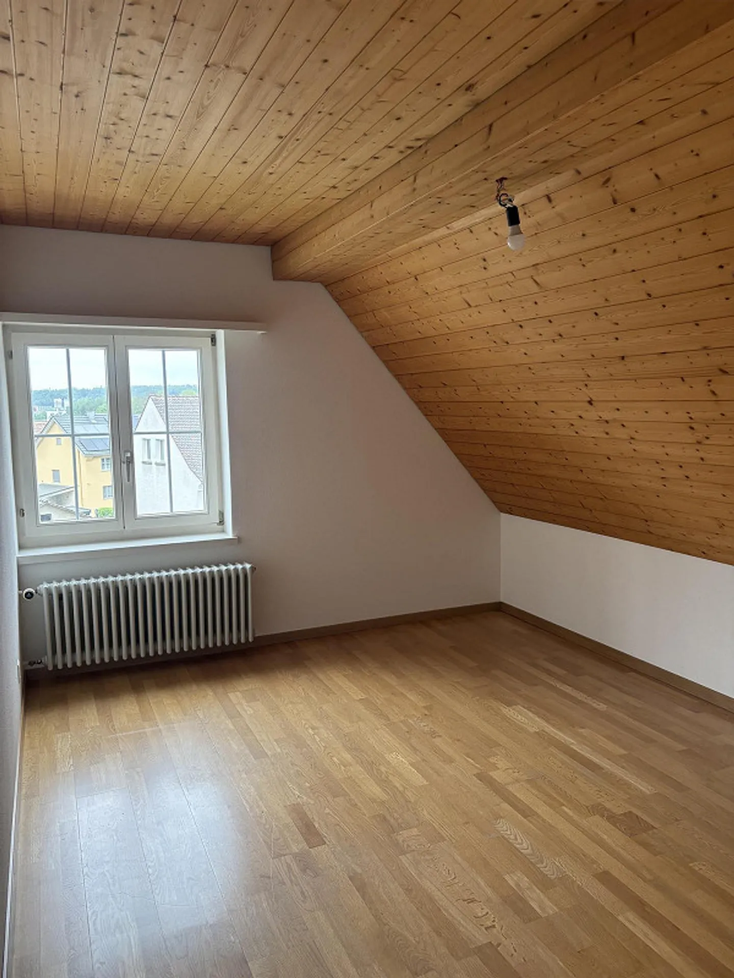 Appartement sous les combles lumineux, charmant et rénové de 5 1/2 pièces - Photo 12 sur 22