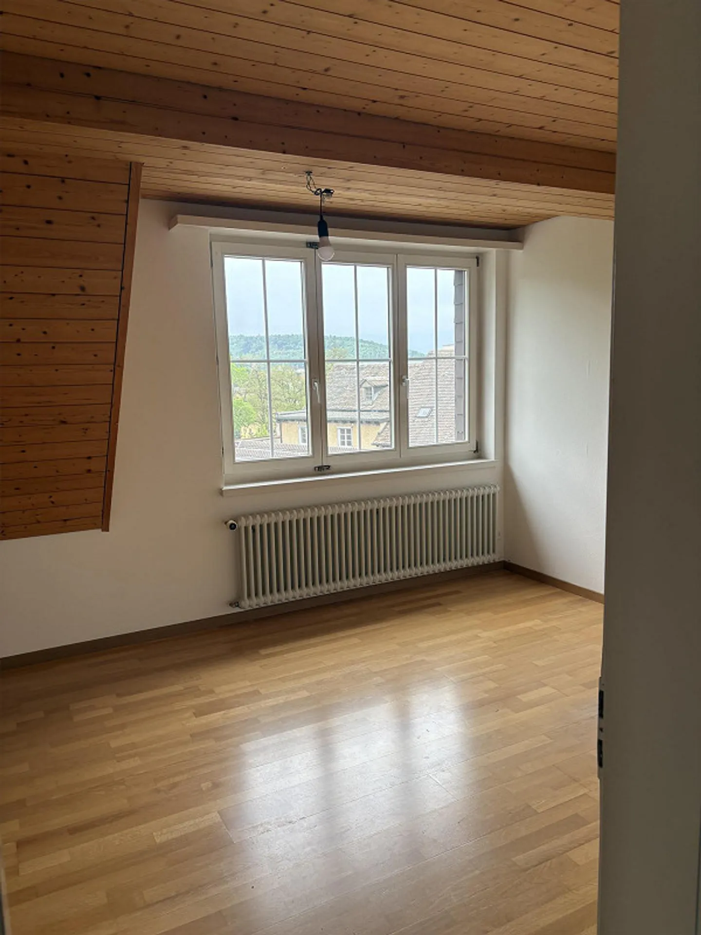 Appartement sous les combles lumineux, charmant et rénové de 5 1/2 pièces - Photo 13 sur 22