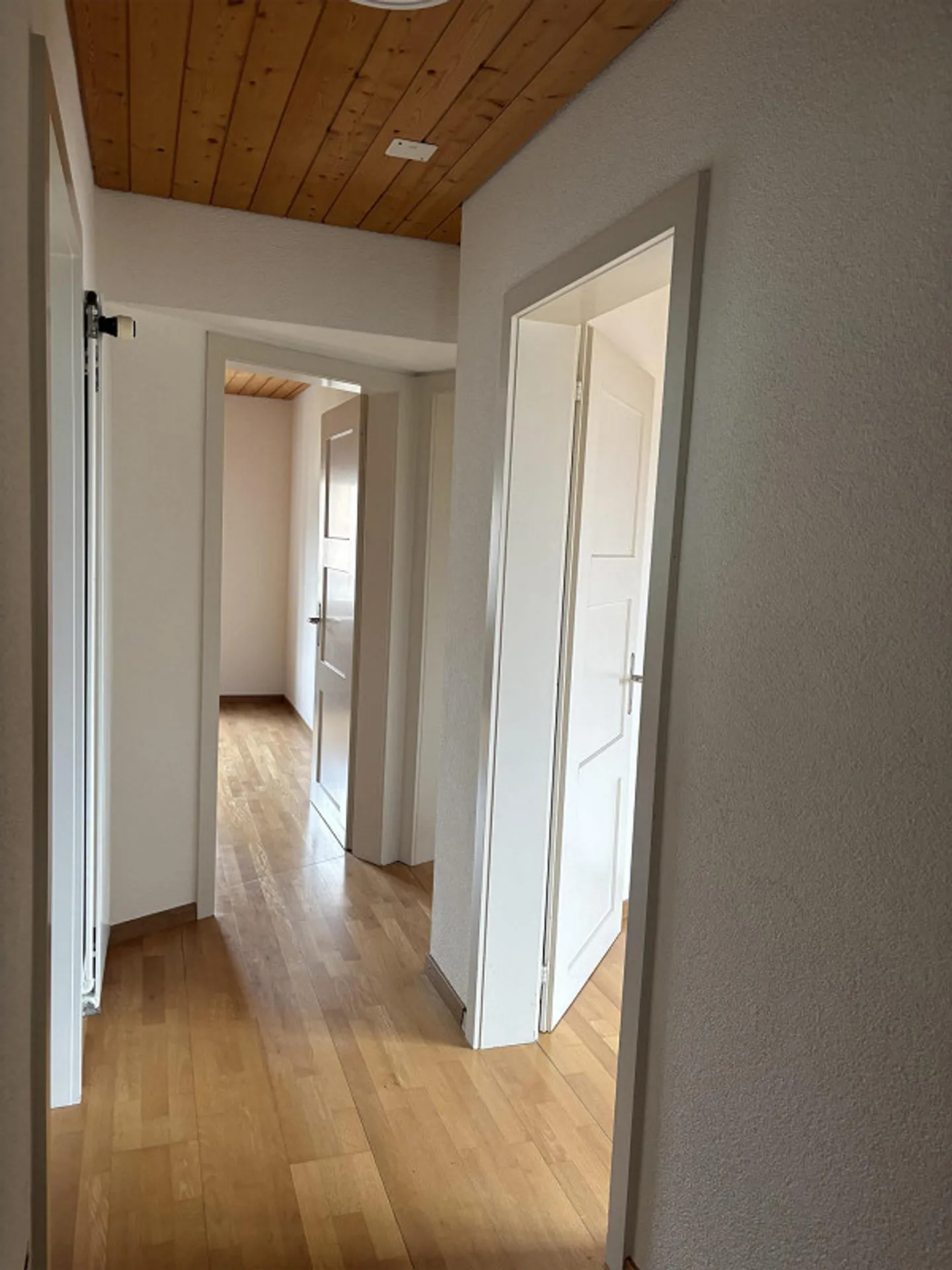 Appartement sous les combles lumineux, charmant et rénové de 5 1/2 pièces - Photo 14 sur 22