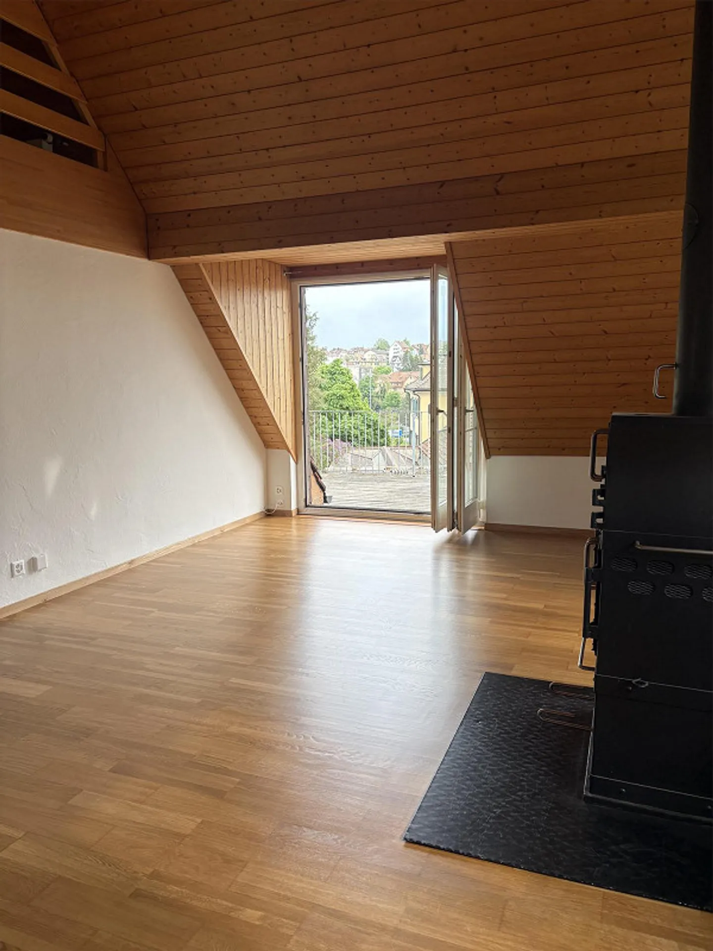 Appartement sous les combles lumineux, charmant et rénové de 5 1/2 pièces - Photo 21 sur 22