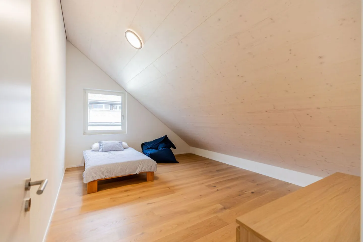 Exclusive 4.5 Room New Apartment with Gallery! - Photo 13 of 18