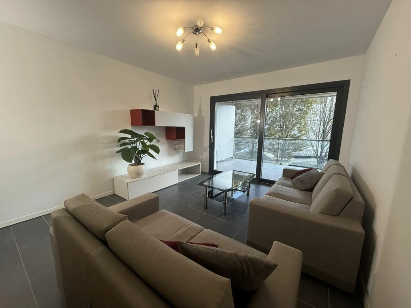 Appartement moderne de 2,5 pièces dans un emplacement privilégié à Locarno - Photo 1 sur 9