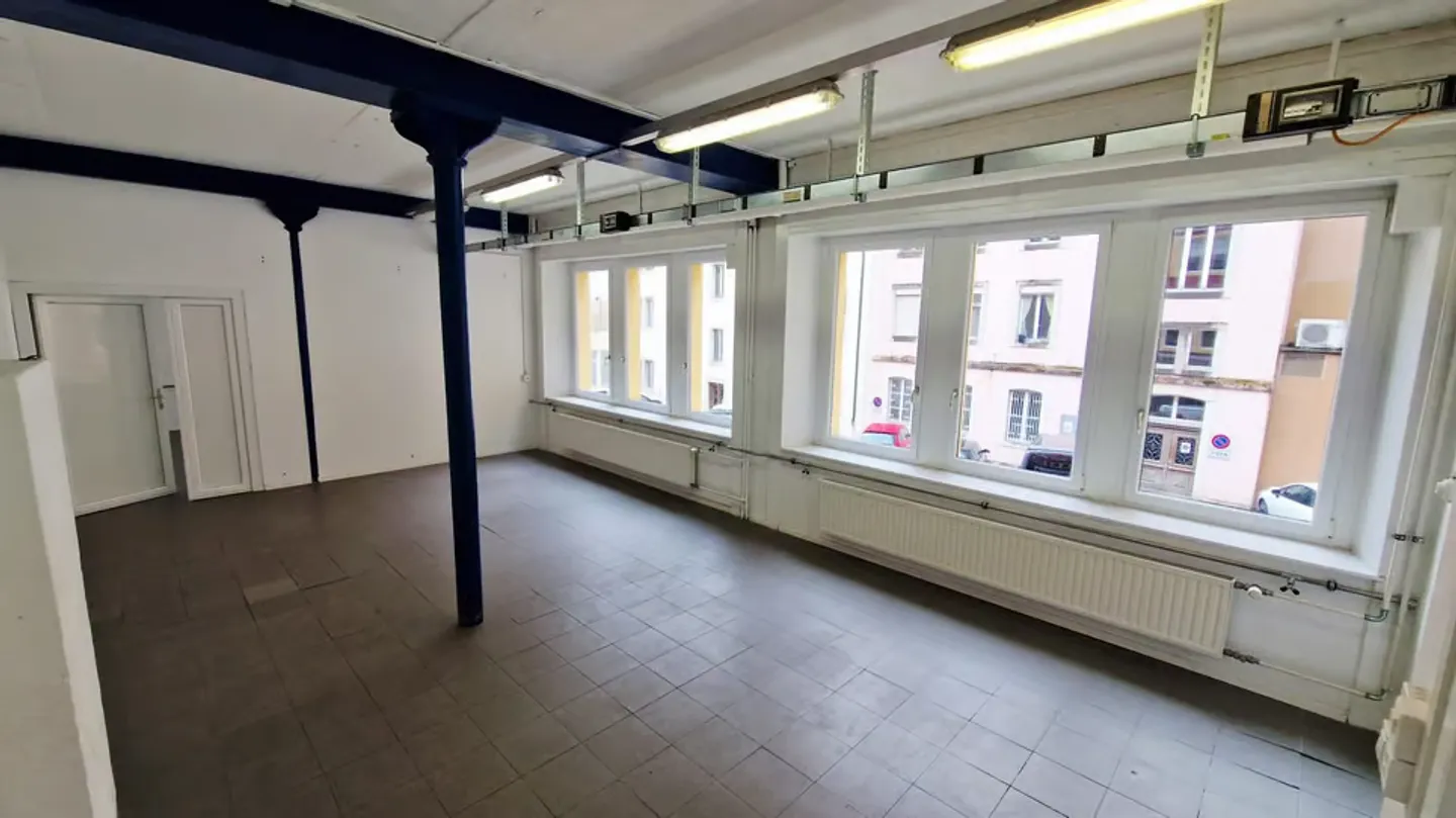 Industrial space / workshop for rent - Rue de la Serre, La Chaux-de-Fonds - Photo 3 of 6