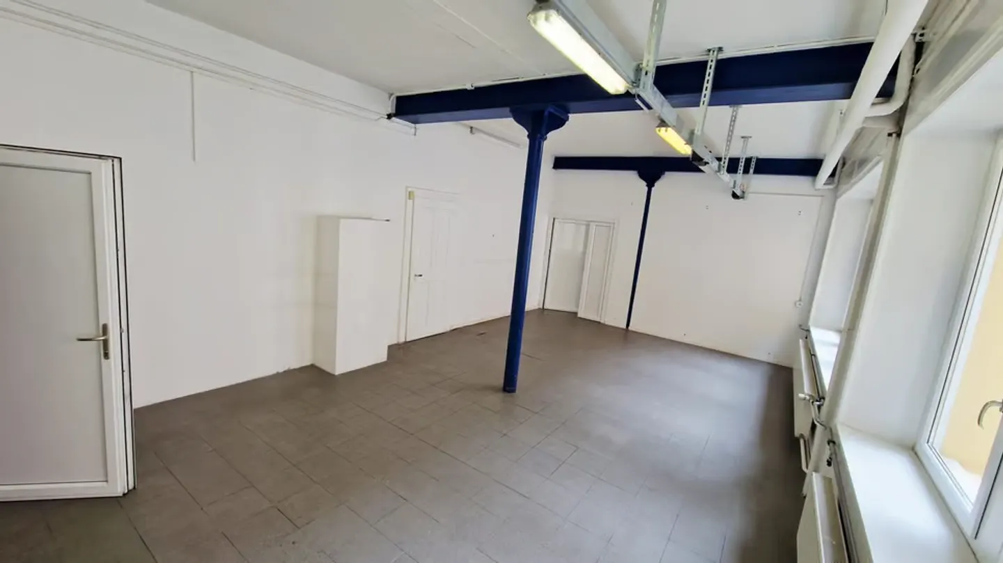 Industrial space / workshop for rent - Rue de la Serre, La Chaux-de-Fonds - Photo 4 of 6