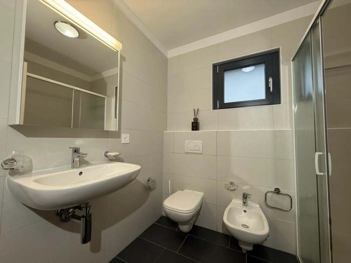 Appartement moderne de 2,5 pièces dans un emplacement privilégié à Locarno - Photo 9 sur 9