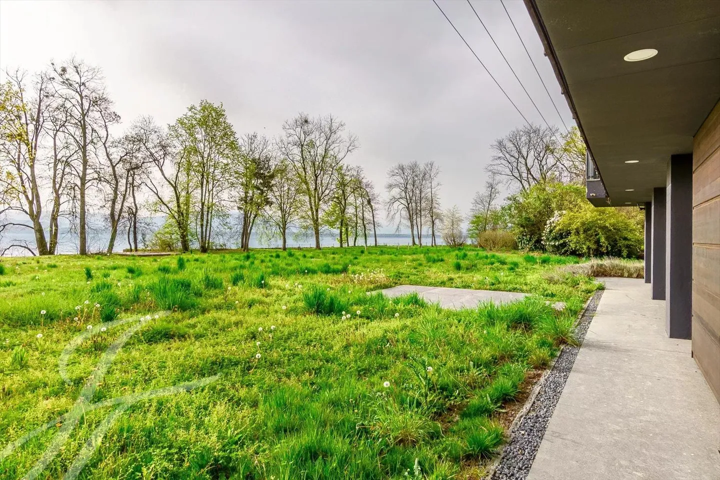 Wasserfront-Villa mit 7'585m2 Grundstück - Foto 10 von 11