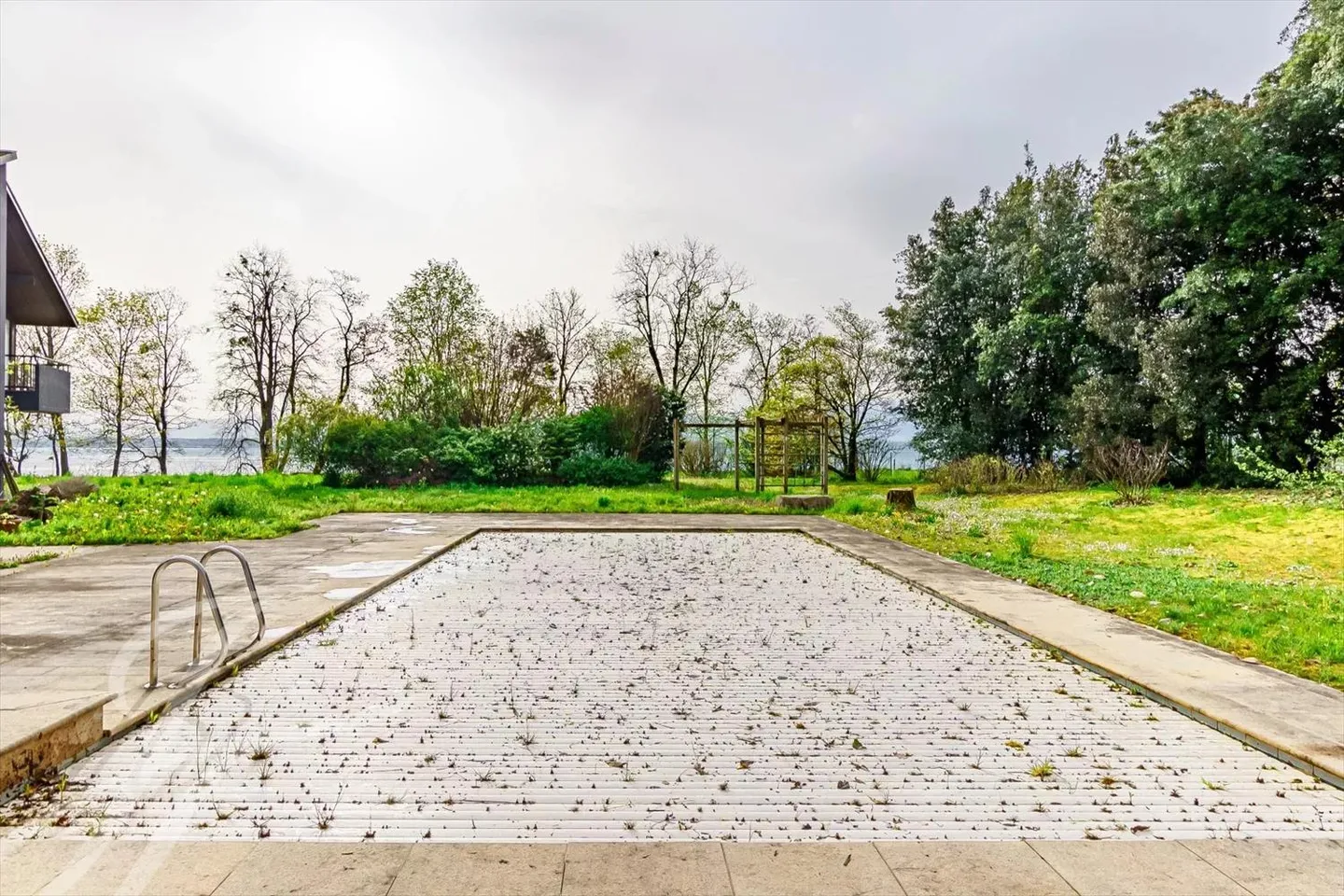 Wasserfront-Villa mit 7'585m2 Grundstück - Foto 6 von 11