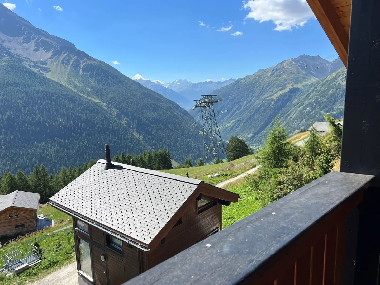 Chalet esclusivo di 5,5 stanze in una posizione tranquilla a Wiler - Foto 5 di 13