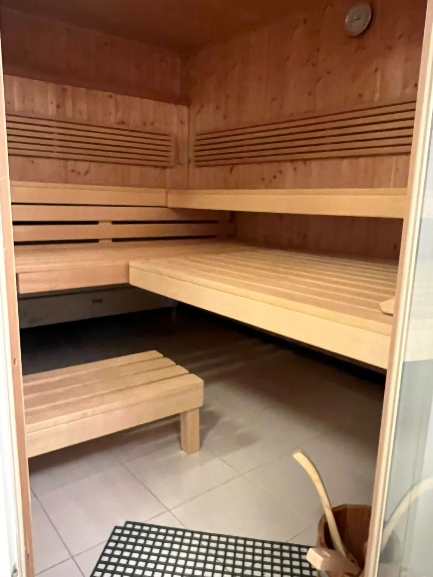 Chalet esclusivo di 5,5 stanze in una posizione tranquilla a Wiler - Foto 11 di 13