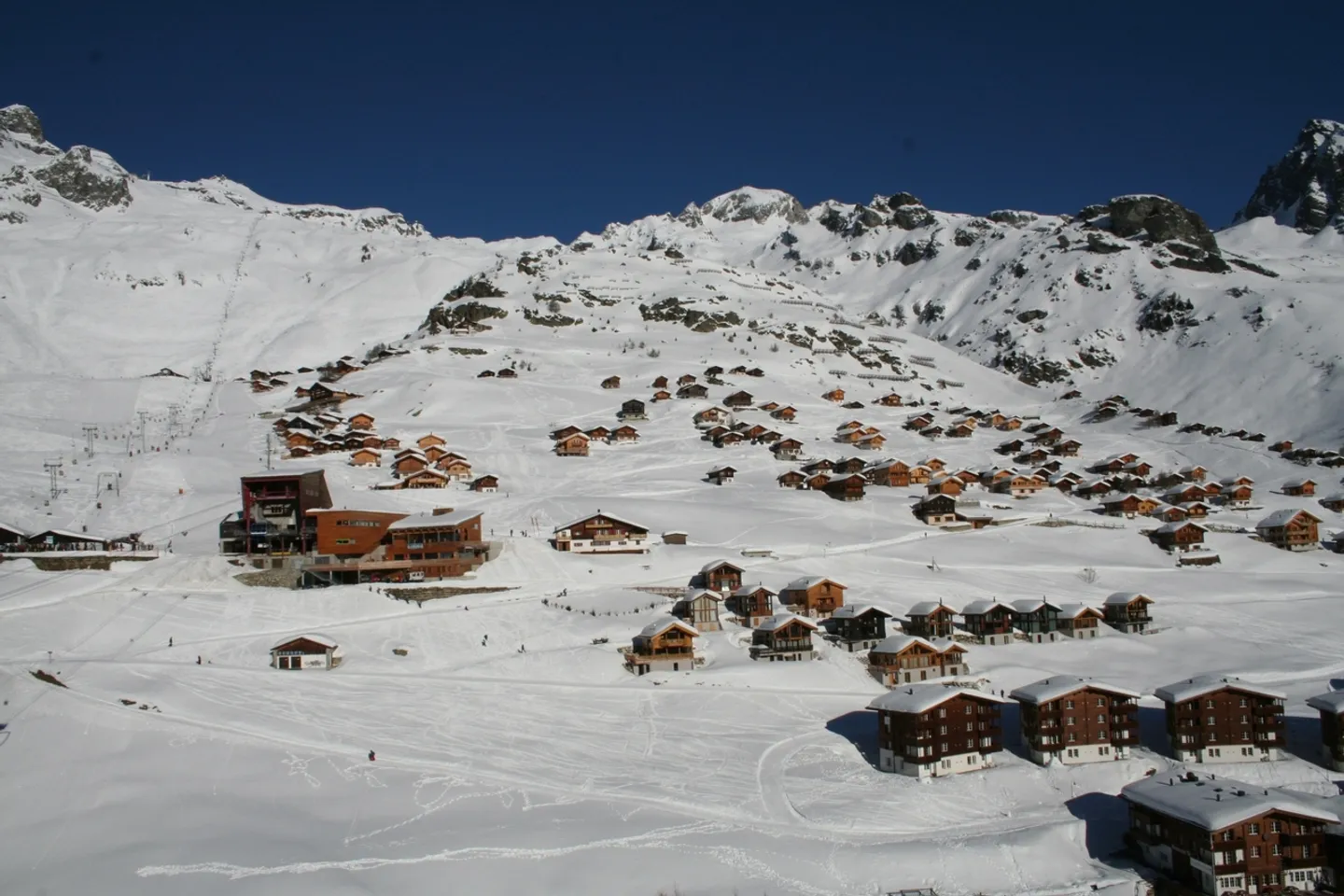 Chalet esclusivo di 5,5 stanze in una posizione tranquilla a Wiler - Foto 12 di 13