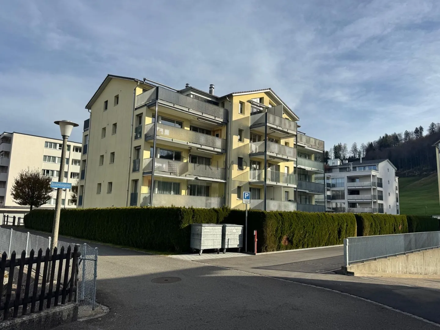 Wohnen an bevorzugter Lage mit Alpensicht - Foto 1 von 4