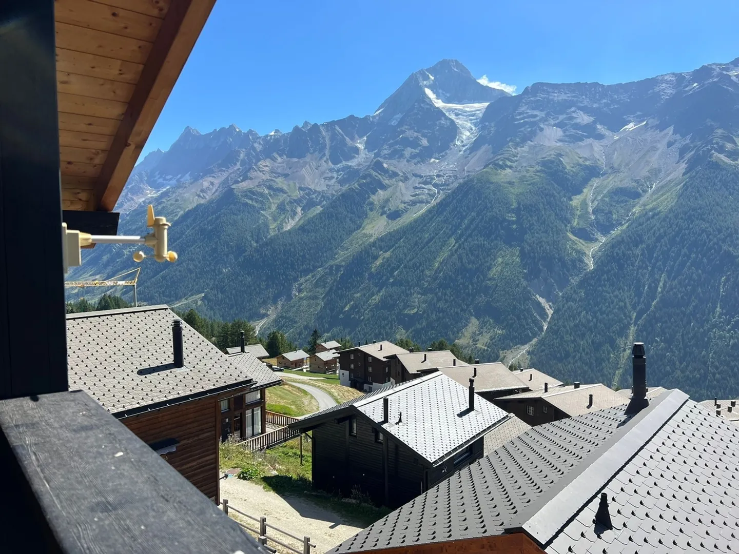 Chalet esclusivo di 5,5 stanze in una posizione tranquilla a Wiler - Foto 4 di 13