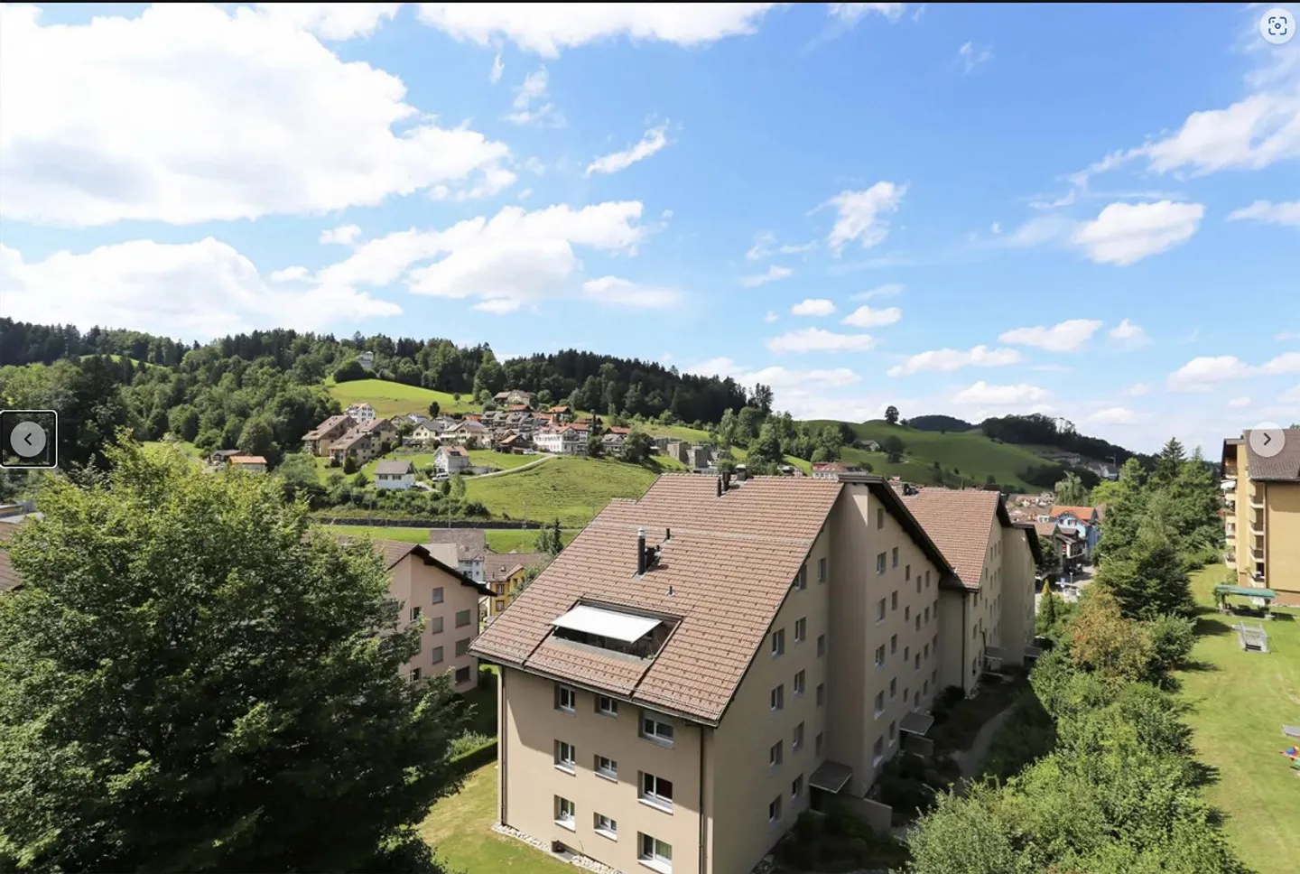Appartamento mansardato di 3,5 locali al margine del villaggio con vista meravigliosa - Foto 1 di 6