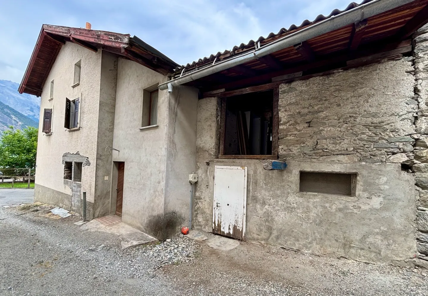 6003M-Riddes. Village house with great renovation potential - Photo 1 of 11