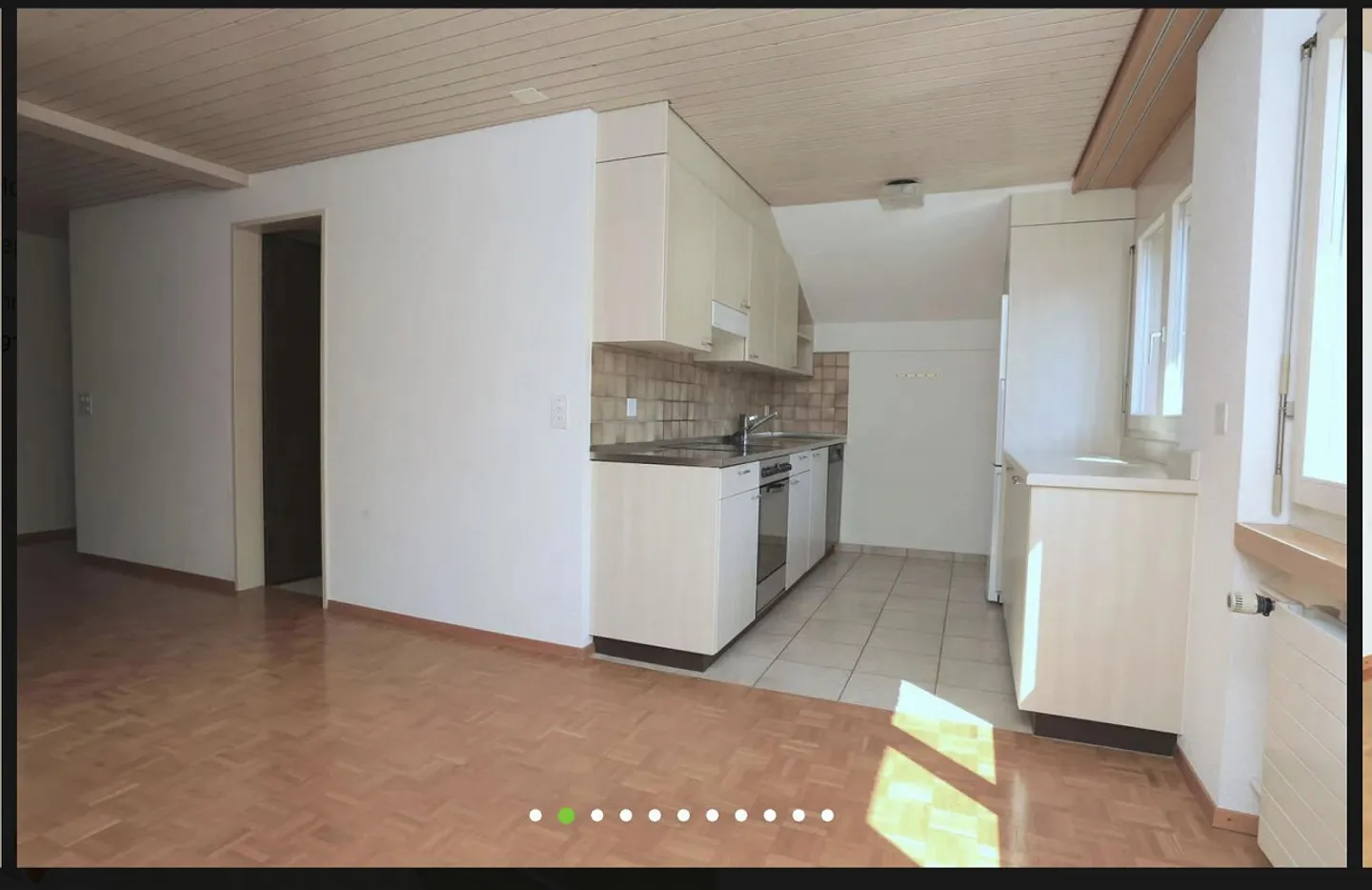 Appartamento mansardato di 3,5 locali al margine del villaggio con vista meravigliosa - Foto 2 di 6