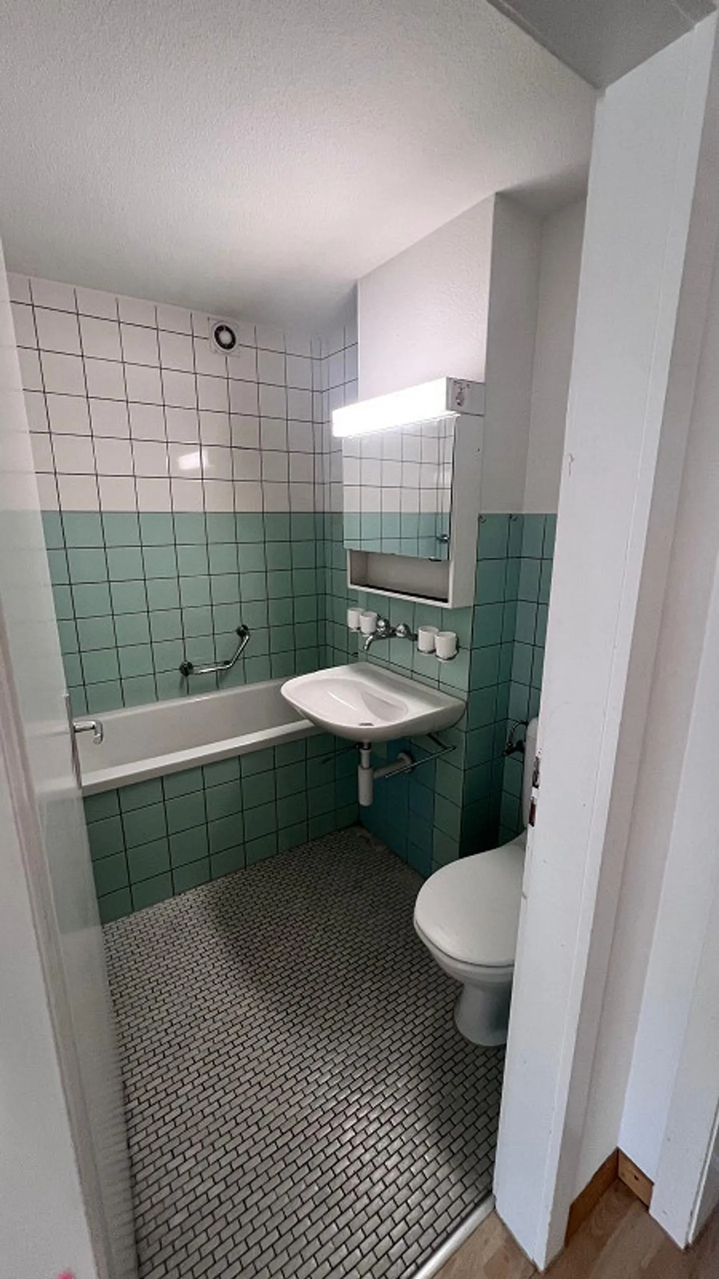 Appartement spacieux de 4½ pièces dans un emplacement central et calme - Photo 6 sur 8