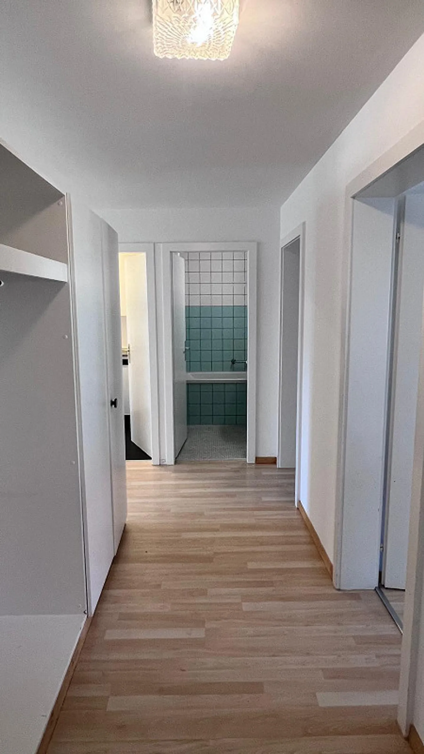 Appartement spacieux de 4½ pièces dans un emplacement central et calme - Photo 7 sur 8