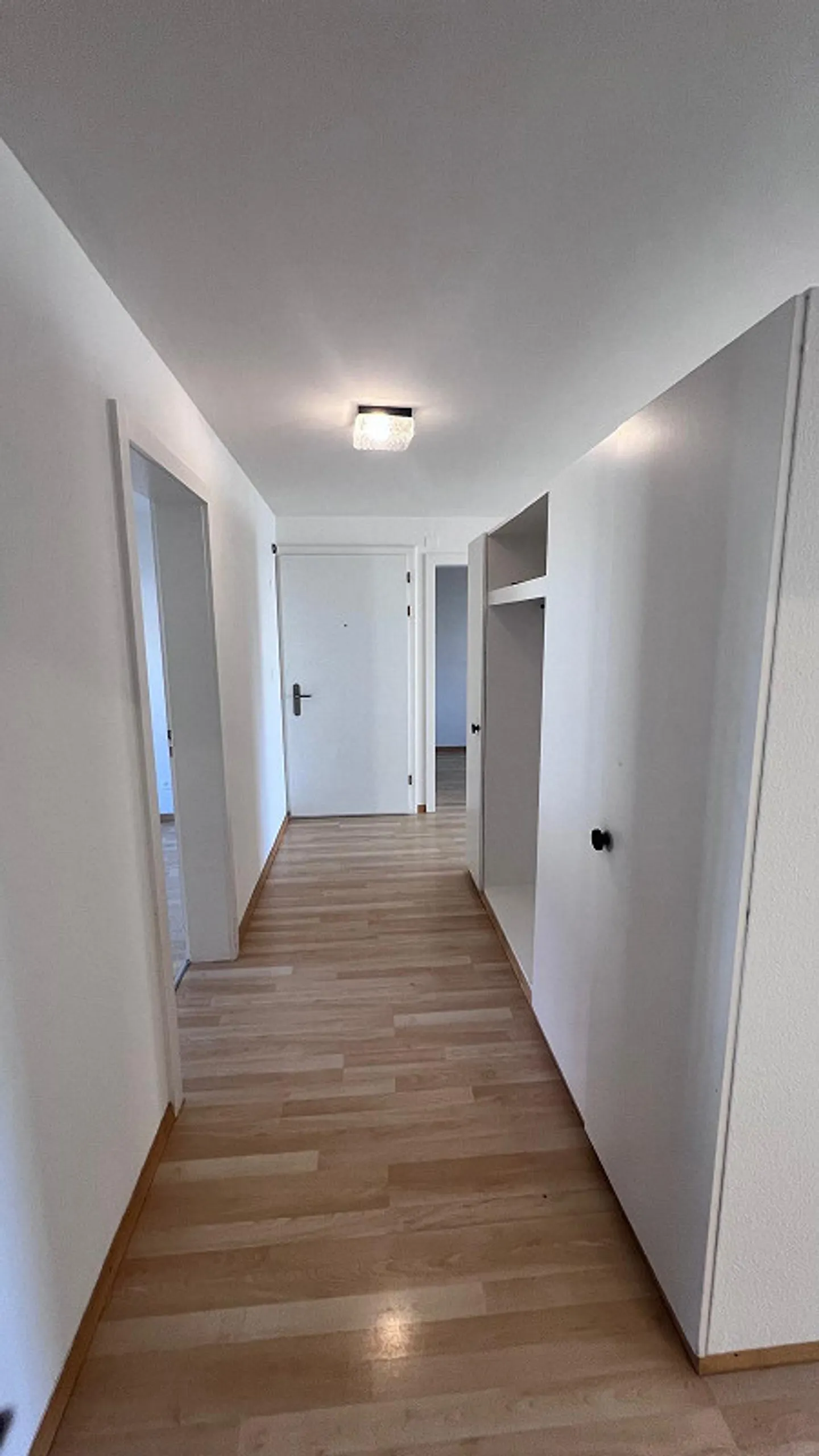 Appartement spacieux de 4½ pièces dans un emplacement central et calme - Photo 5 sur 8