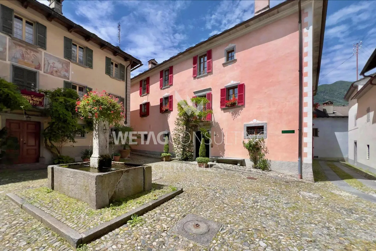Lago Maggiore : Impressionnante villa historique à vendre à Golino - Photo 2 sur 13