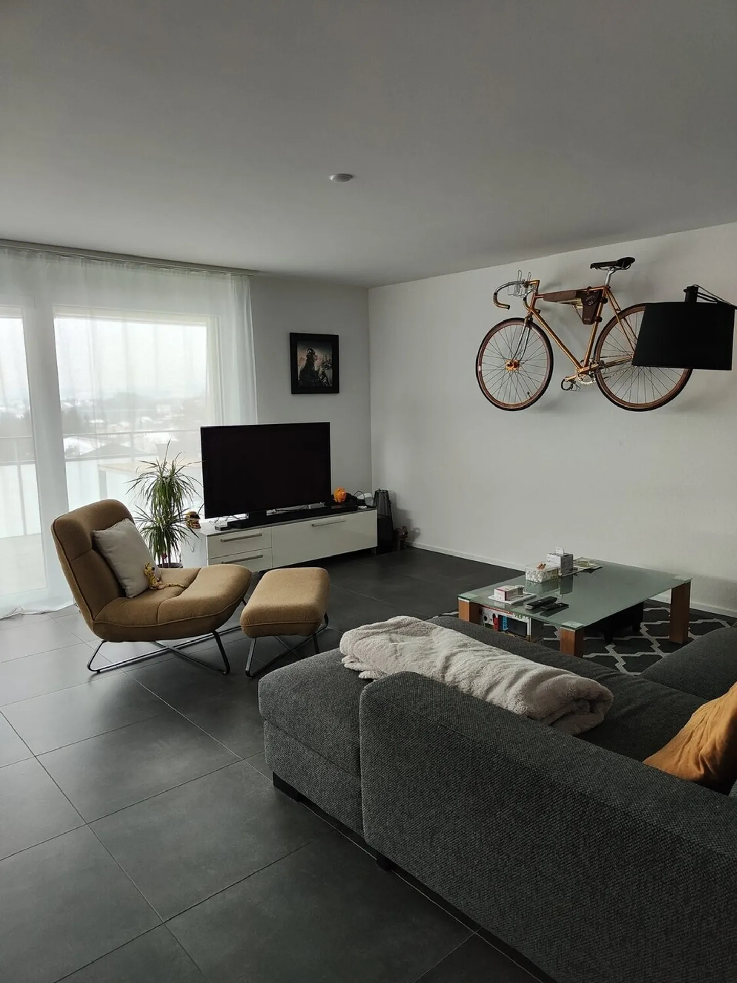 Ampio appartamento di 3,5 locali di 88m2 in un edificio recente - Foto 4 di 12